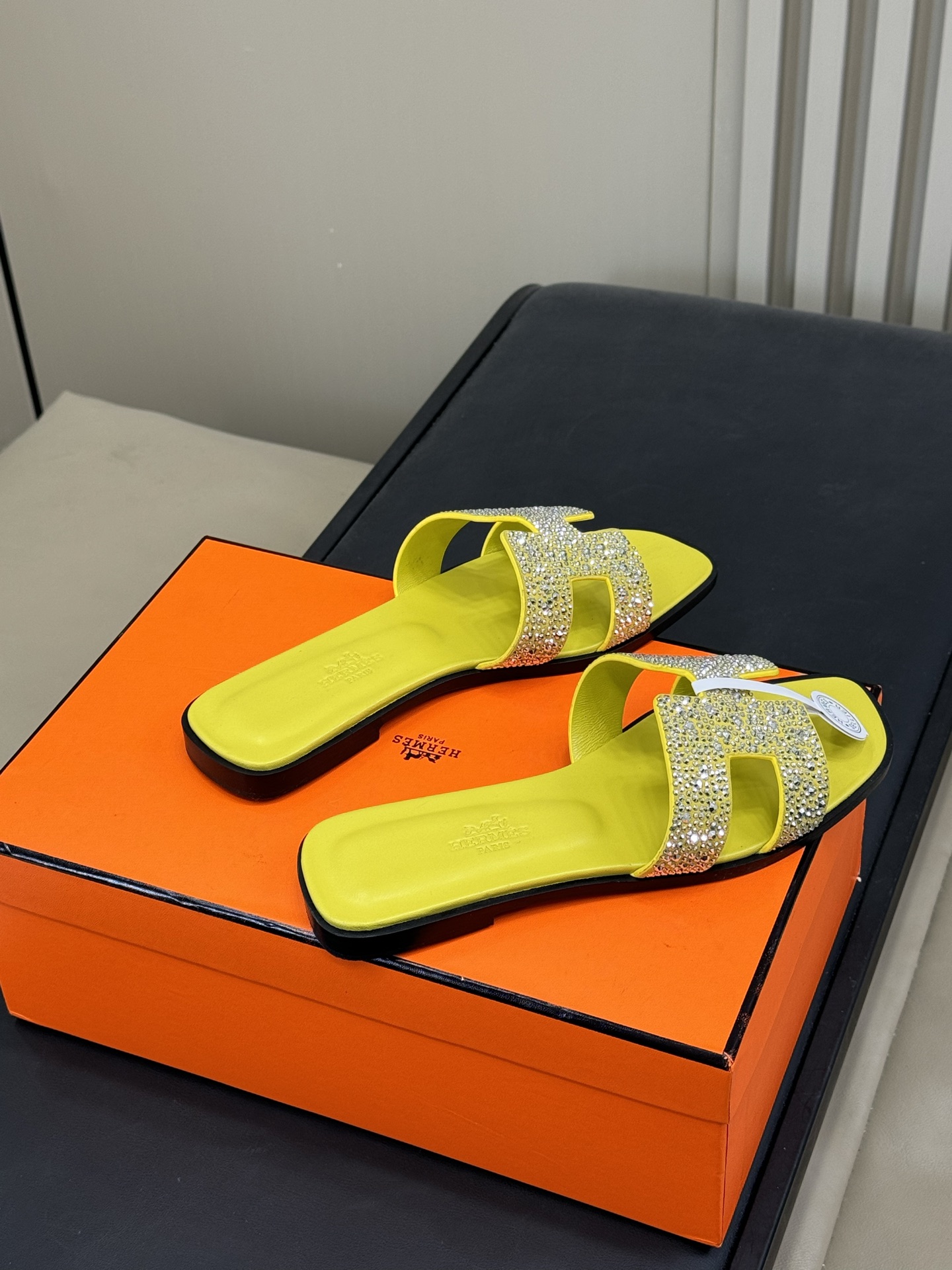 HERMES 00319