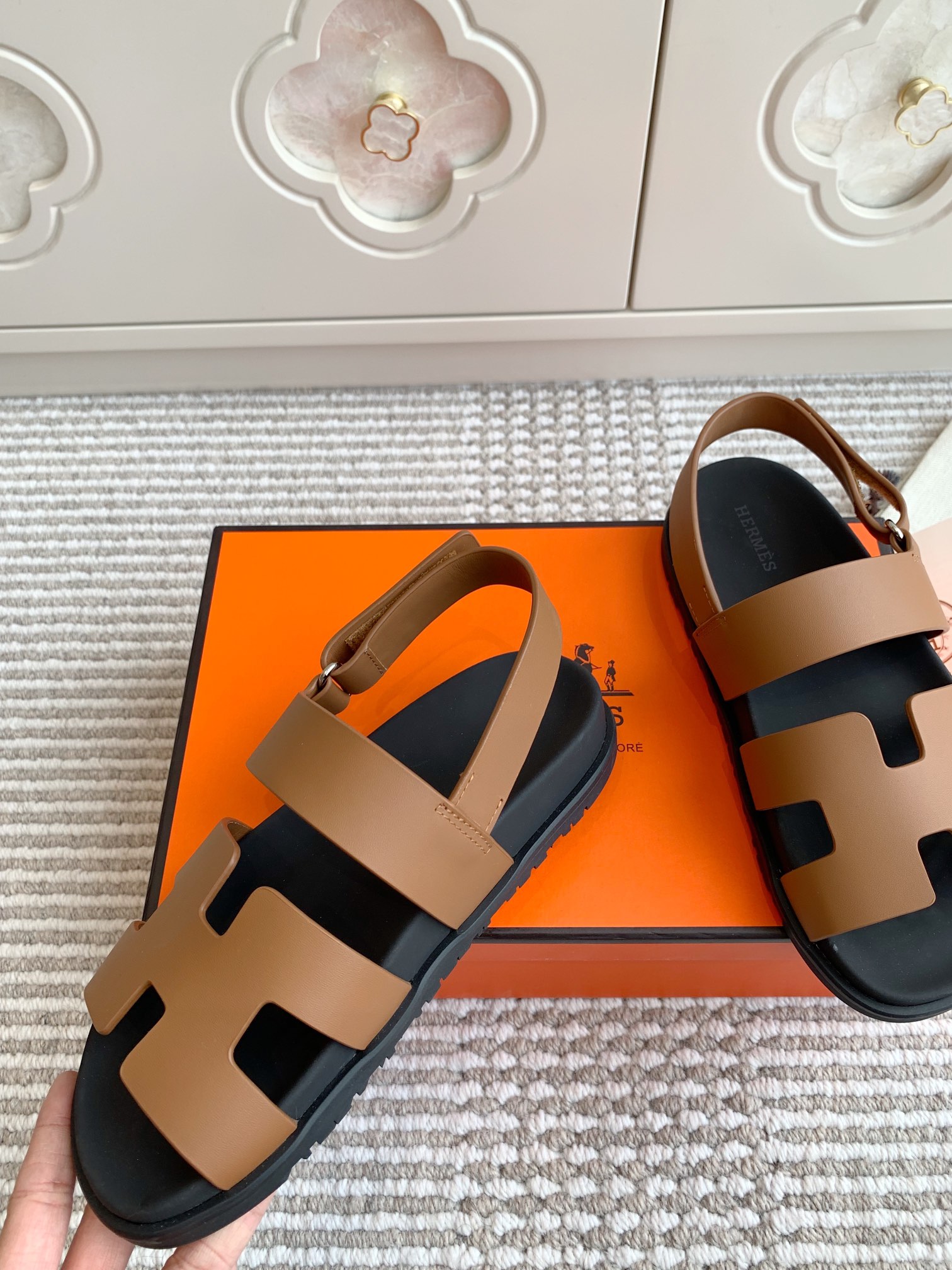 HERMES 00319