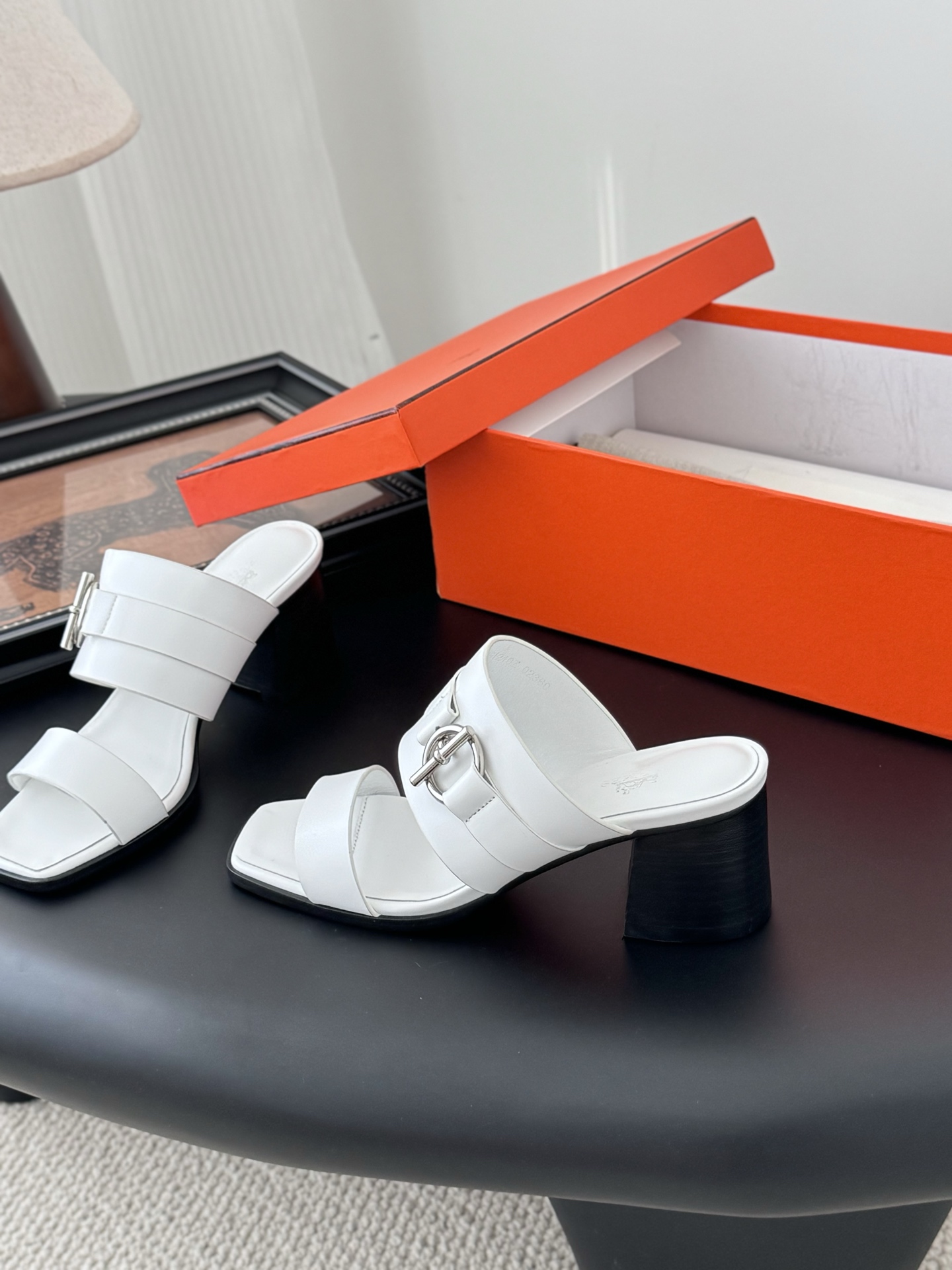 HERMES 00319 HERMES 00319