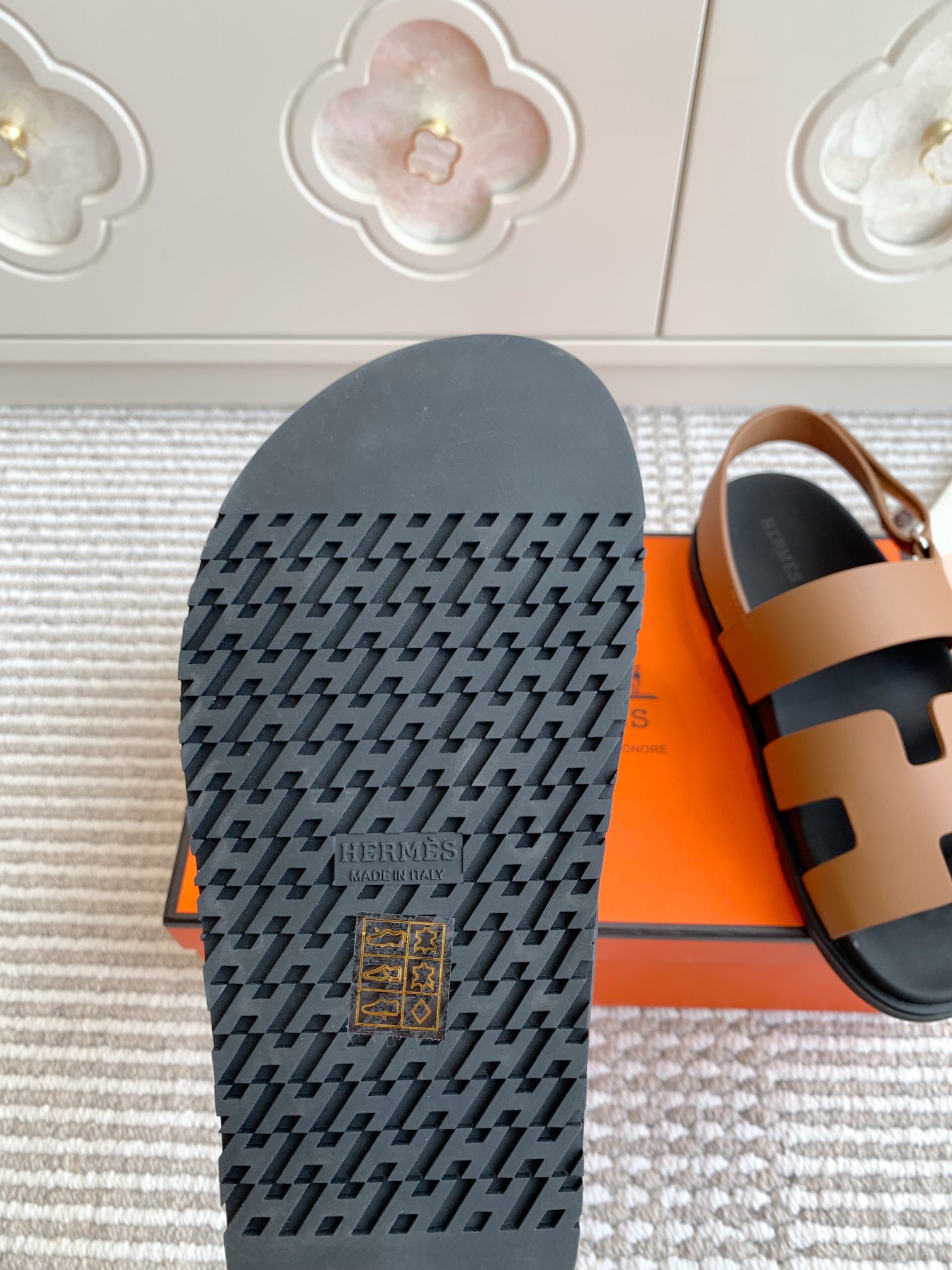 HERMES 00319