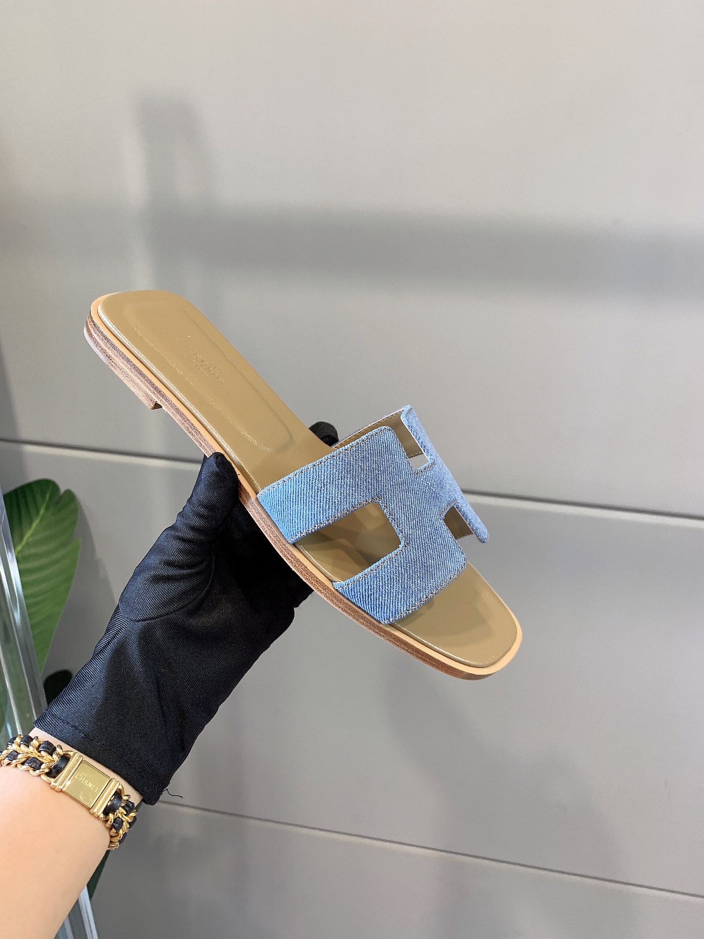 HERMES 00319 HERMES 00319
