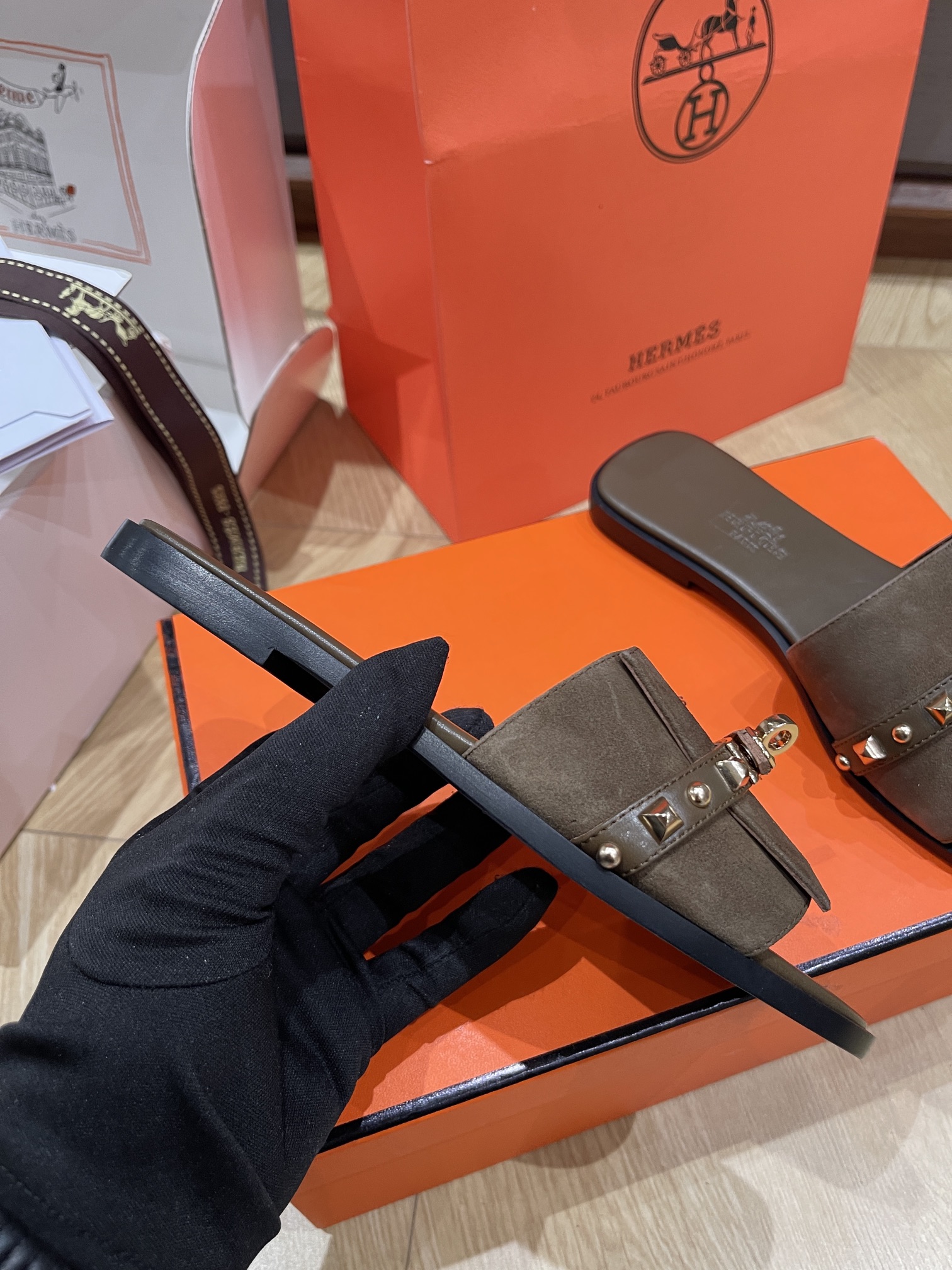HERMES 00319 HERMES 00319