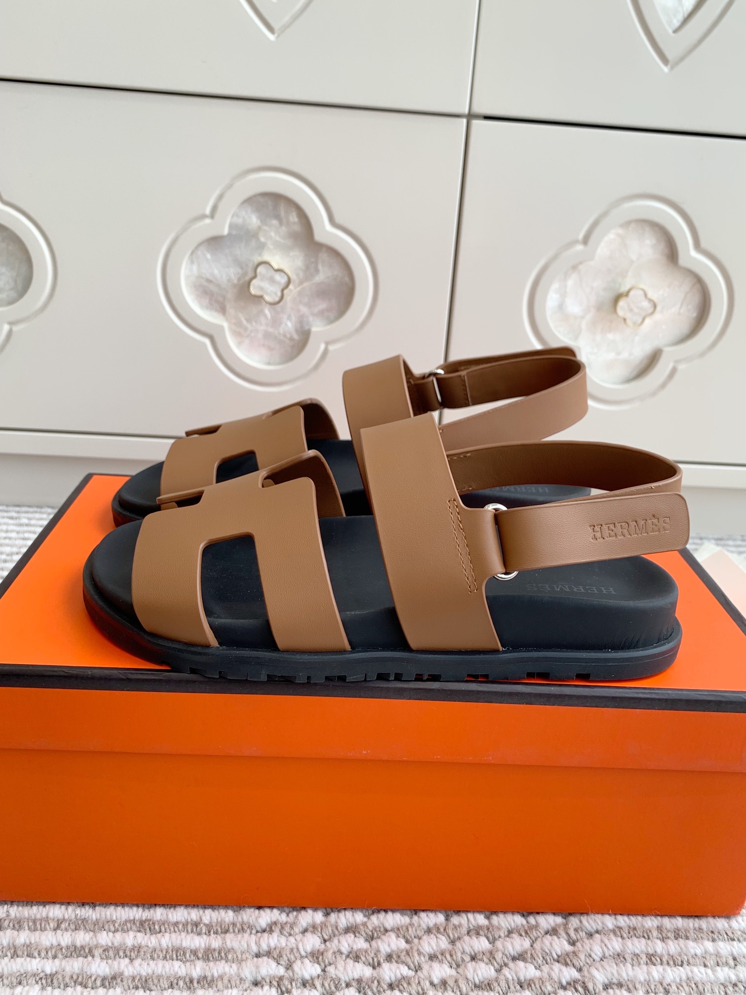 HERMES 00319