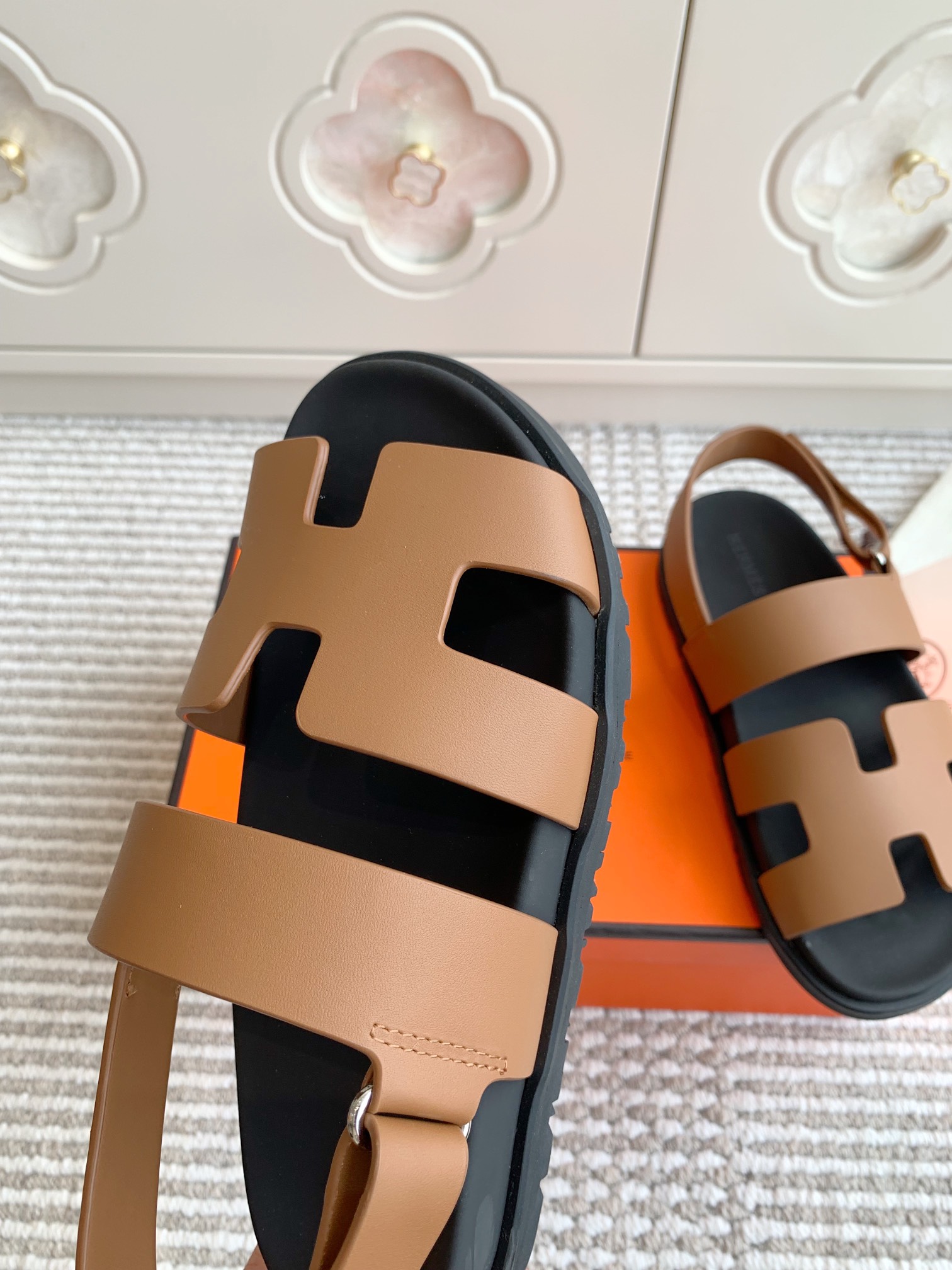 HERMES 00319