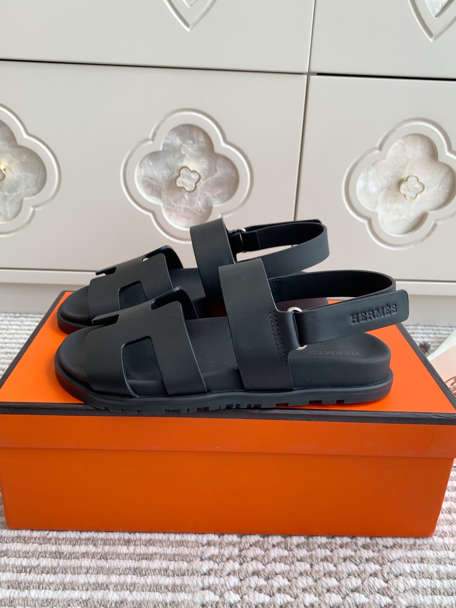 HERMES 00329