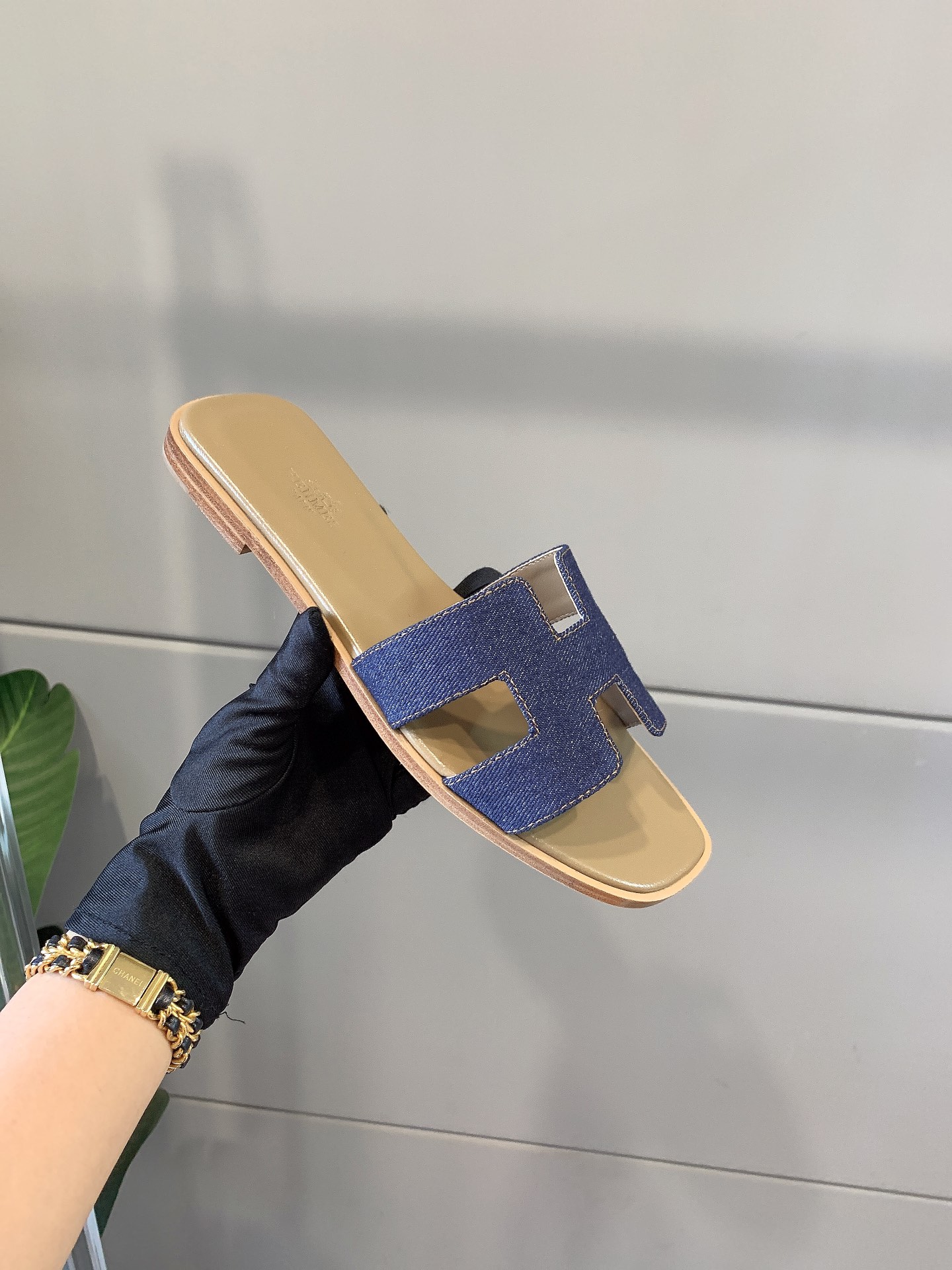 HERMES  00329