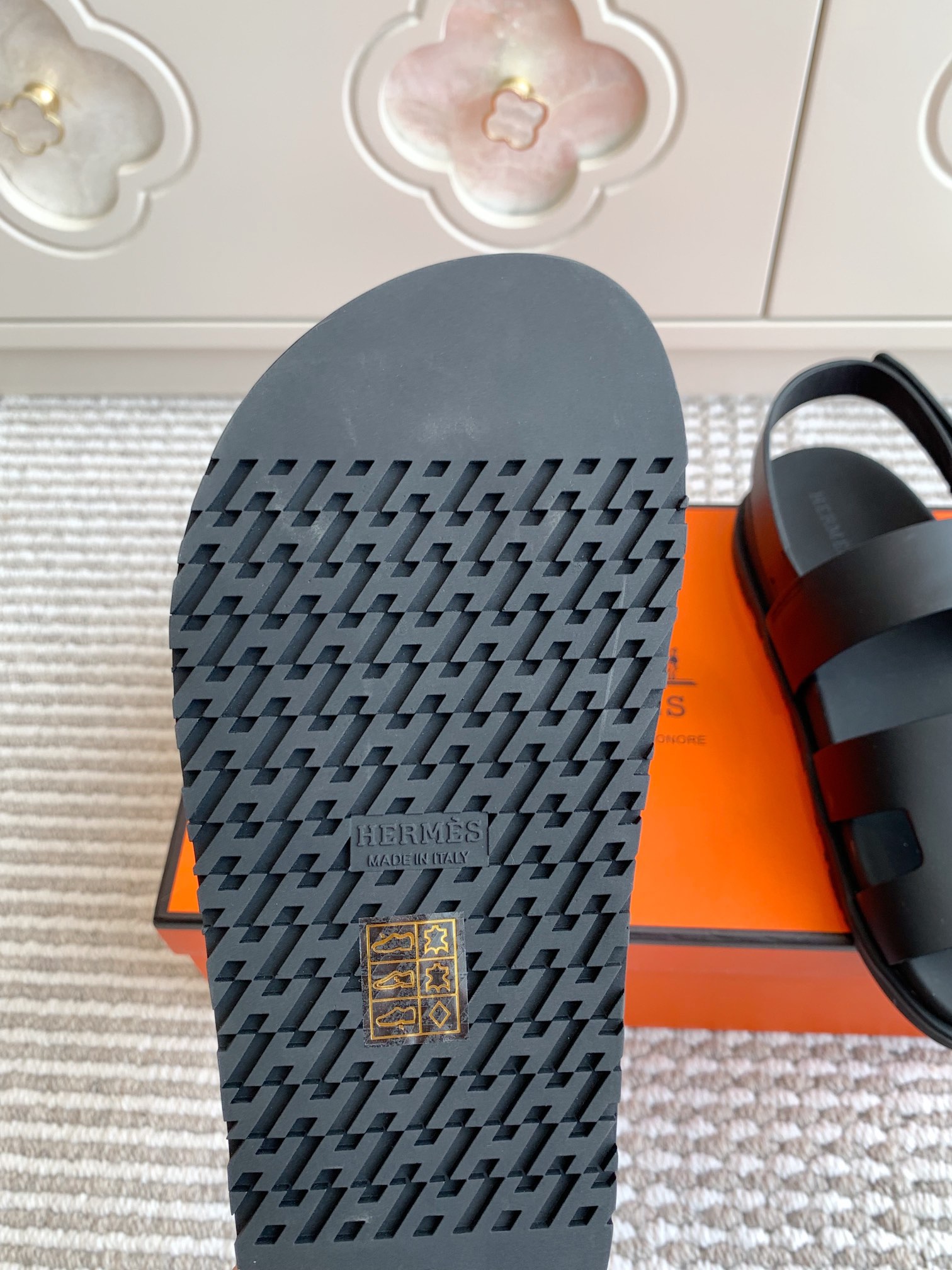 HERMES 00329