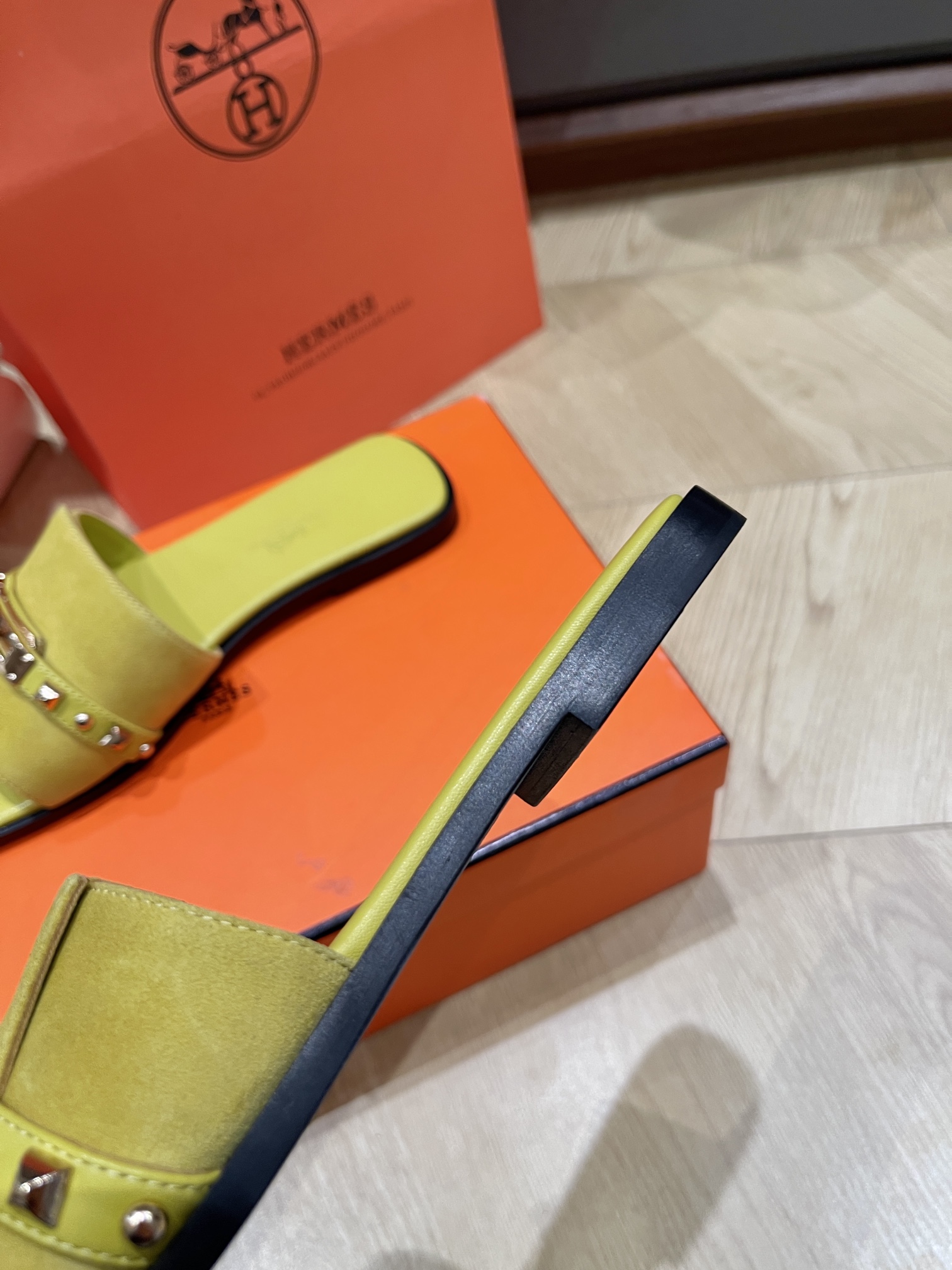 HERMES 00329