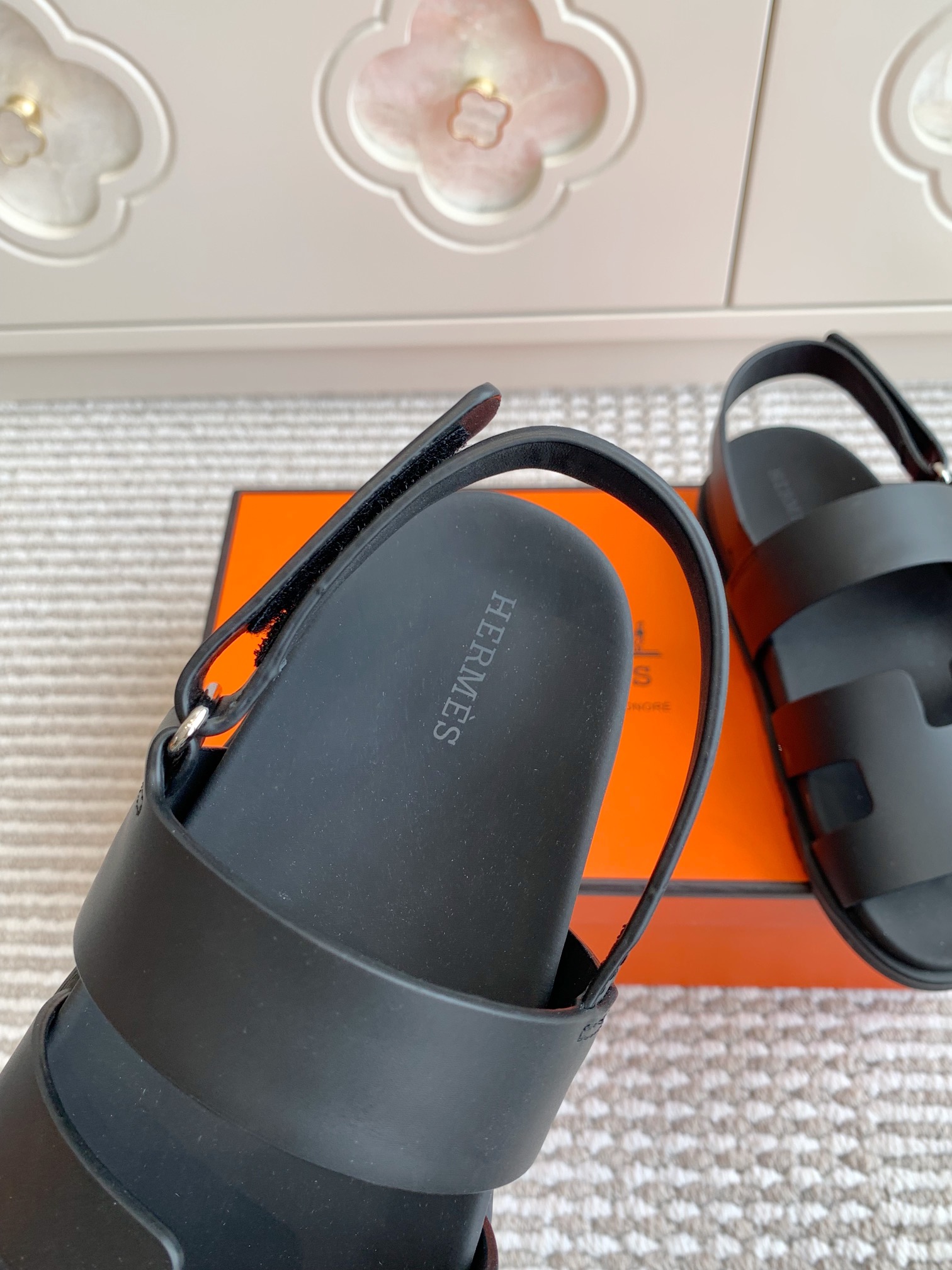 HERMES 00329