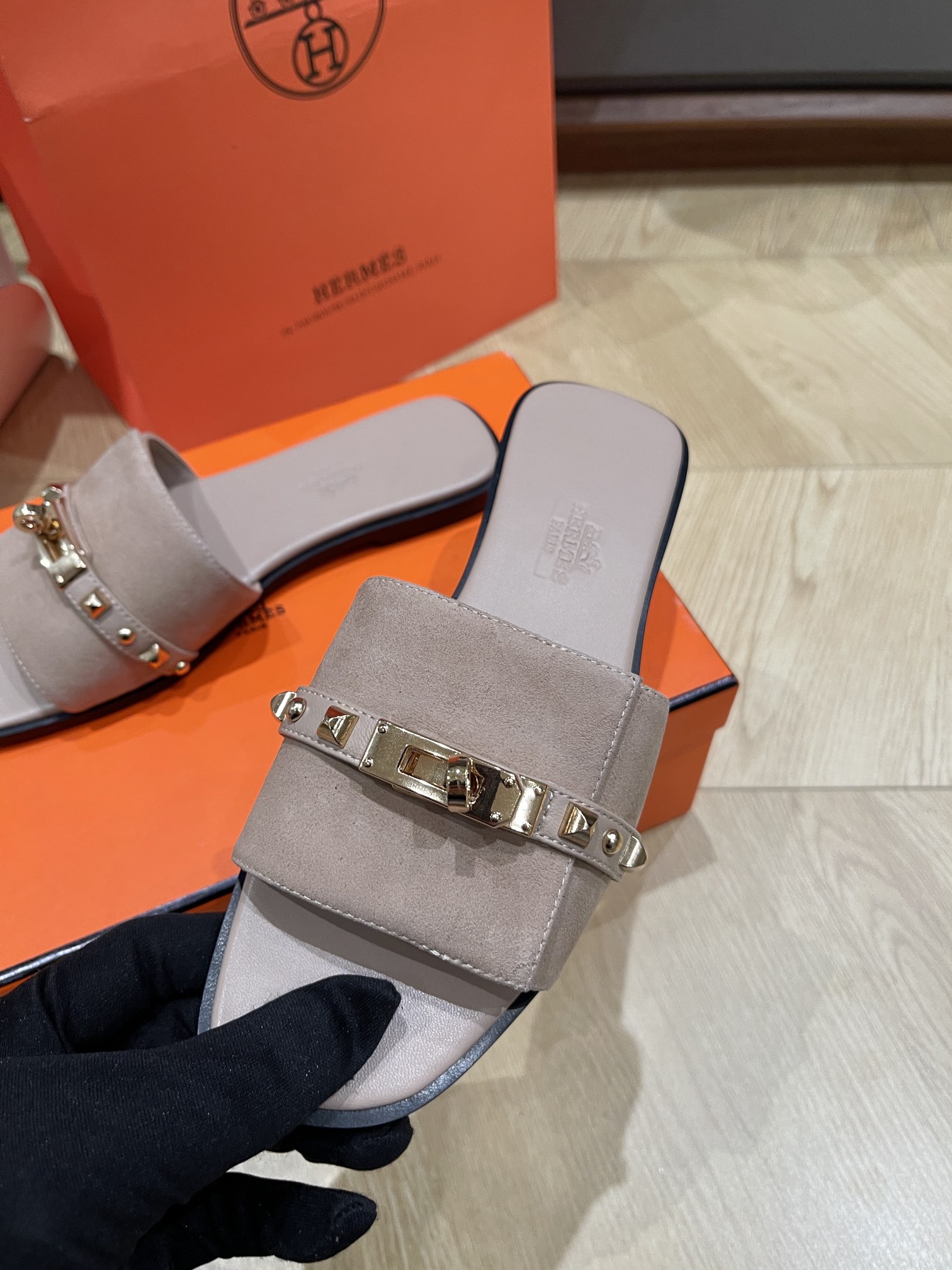 HERMES 00338