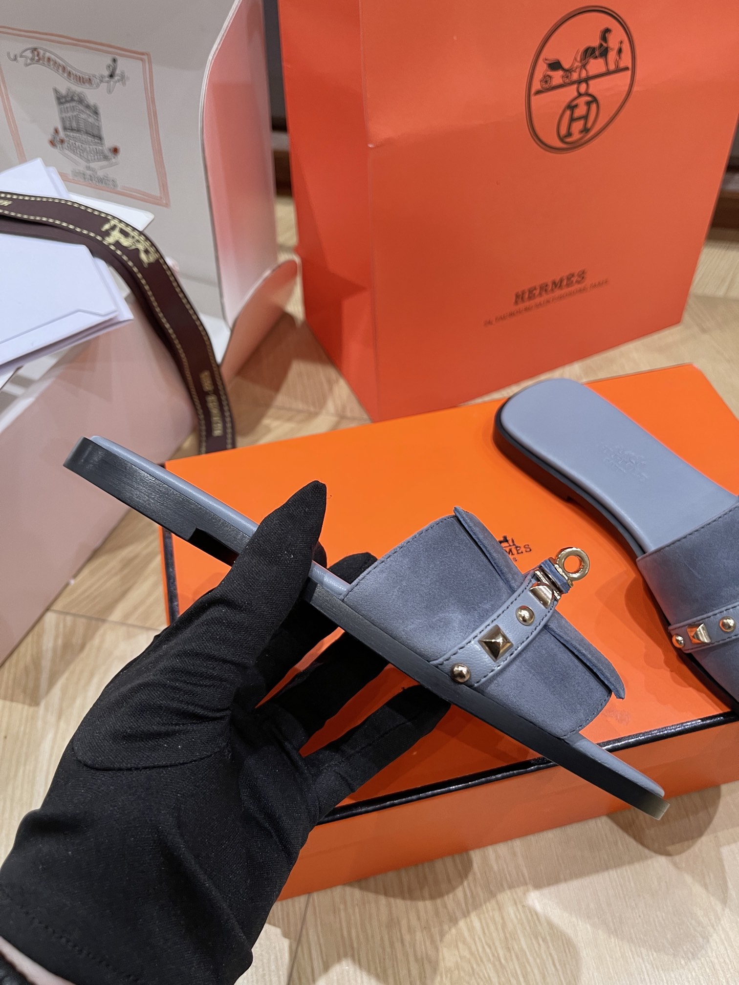 HERMES 00348
