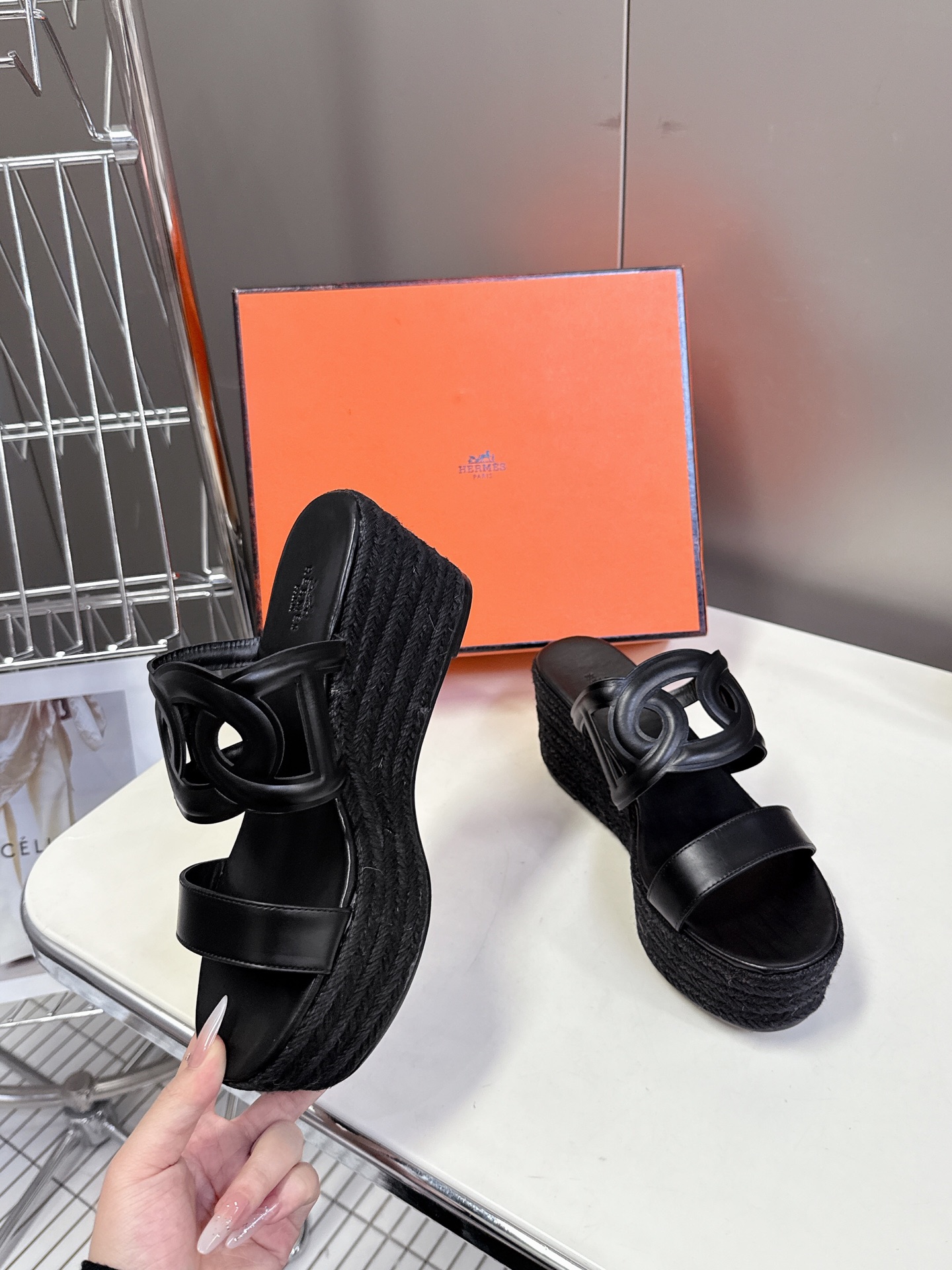 HERMES 00349 Hermès Lipari 70 sandal - Black | Hermès USA
