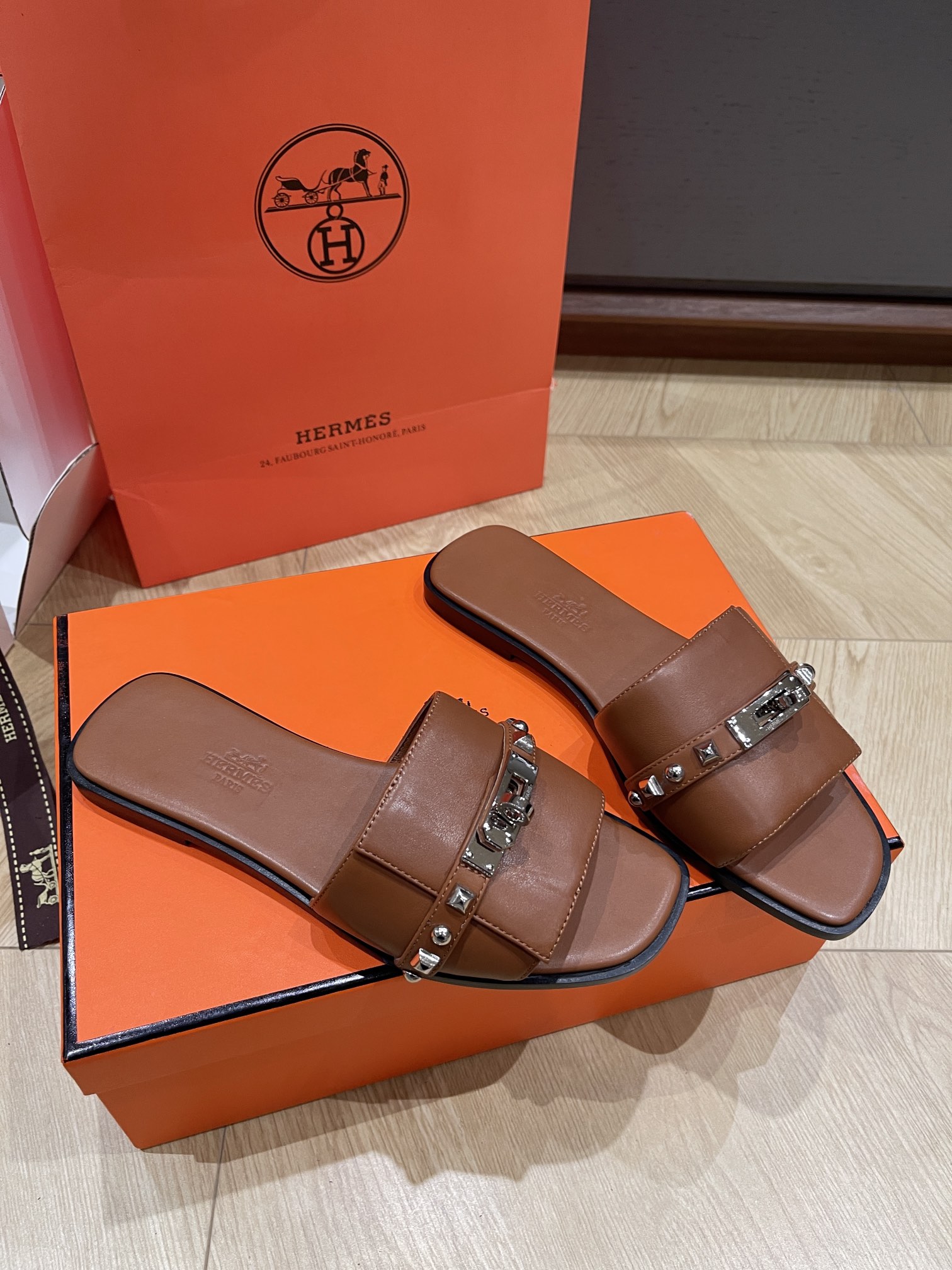 HERMES 00358