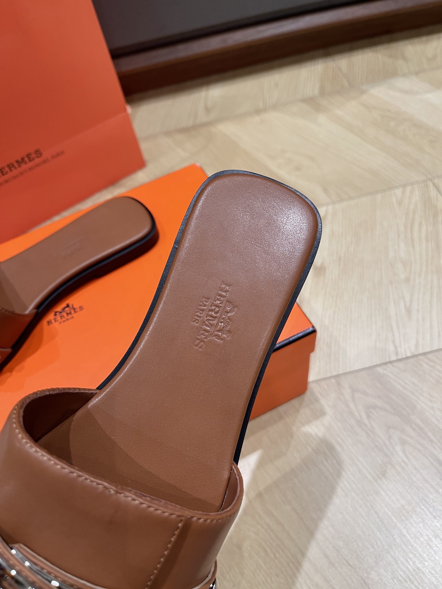 HERMES 00358