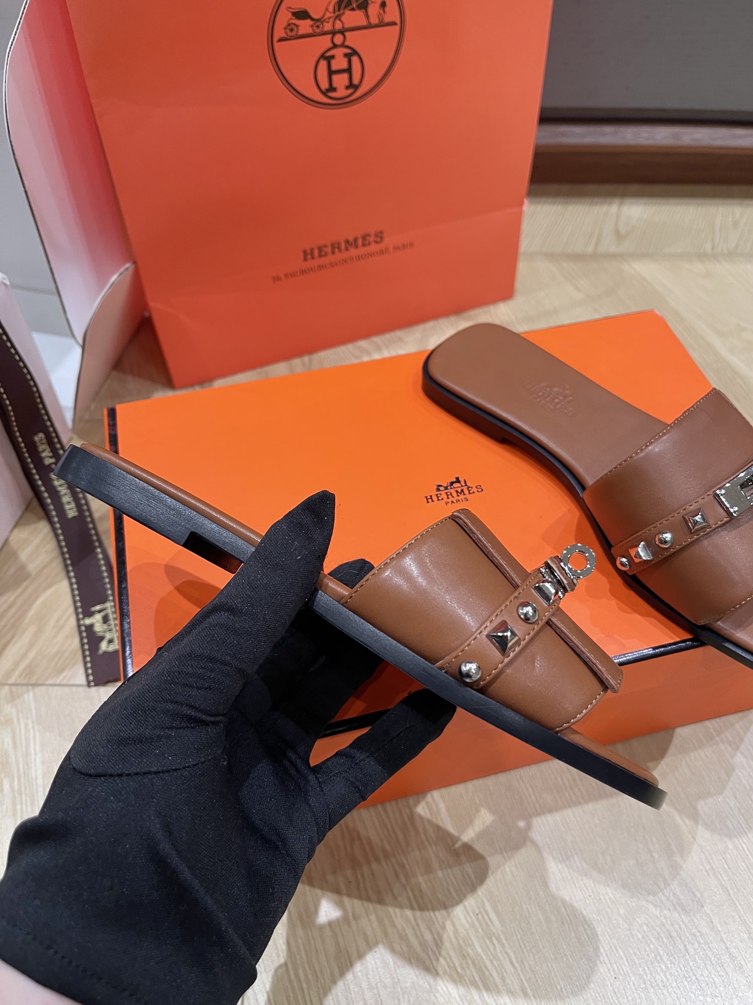 HERMES 00358