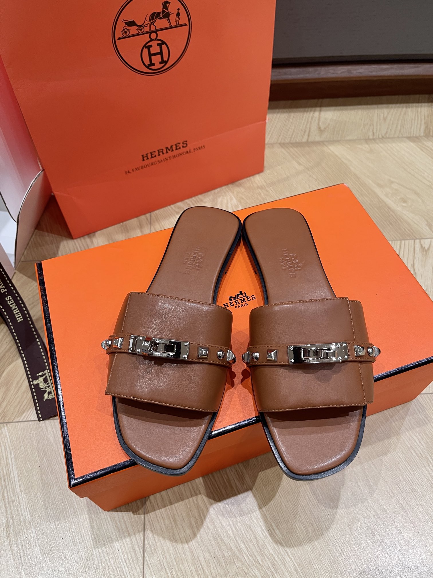 HERMES 00358