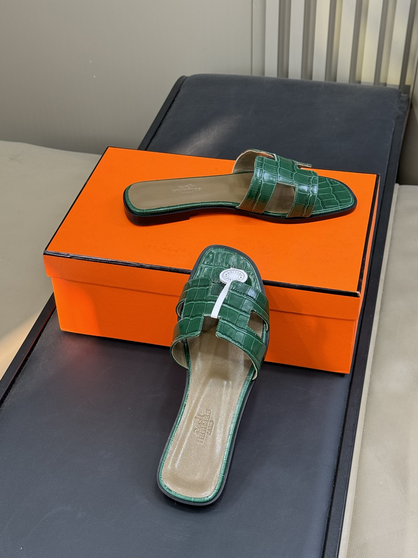 HERMES 00366