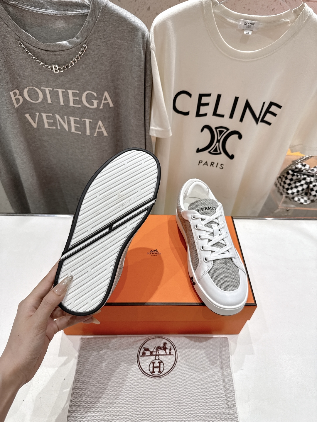 HERMES  00369