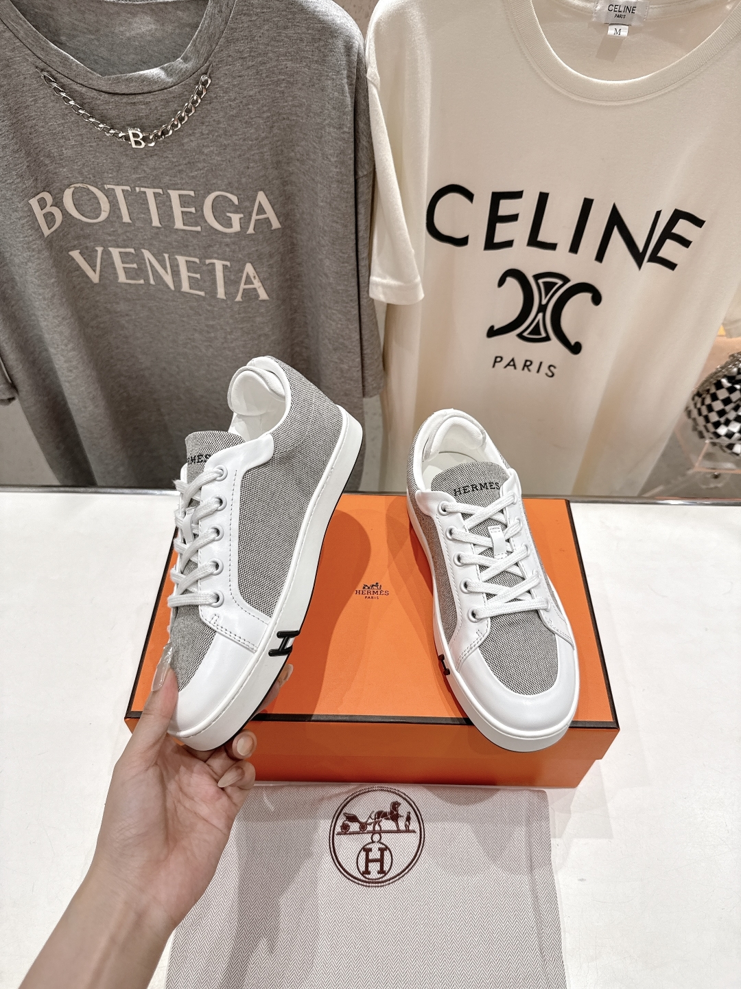 HERMES  00369