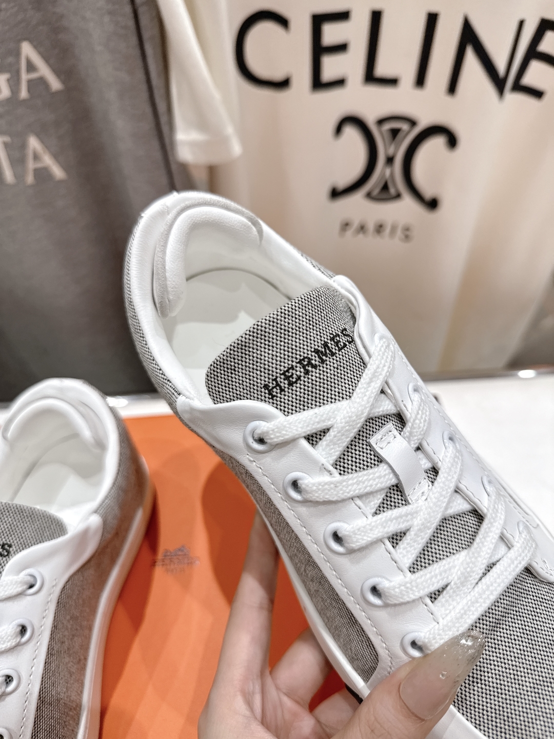 HERMES  00369