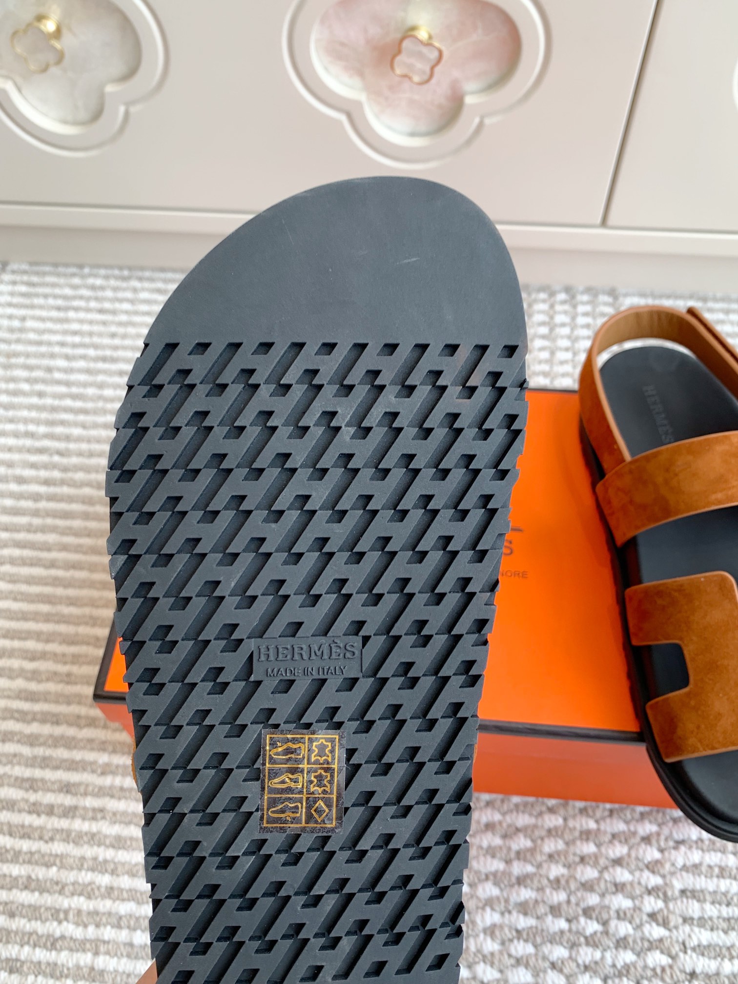 HERMES 00369