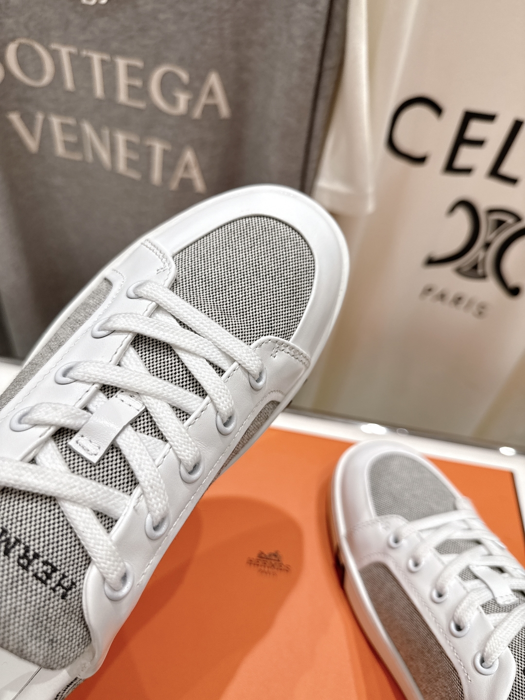 HERMES  00369