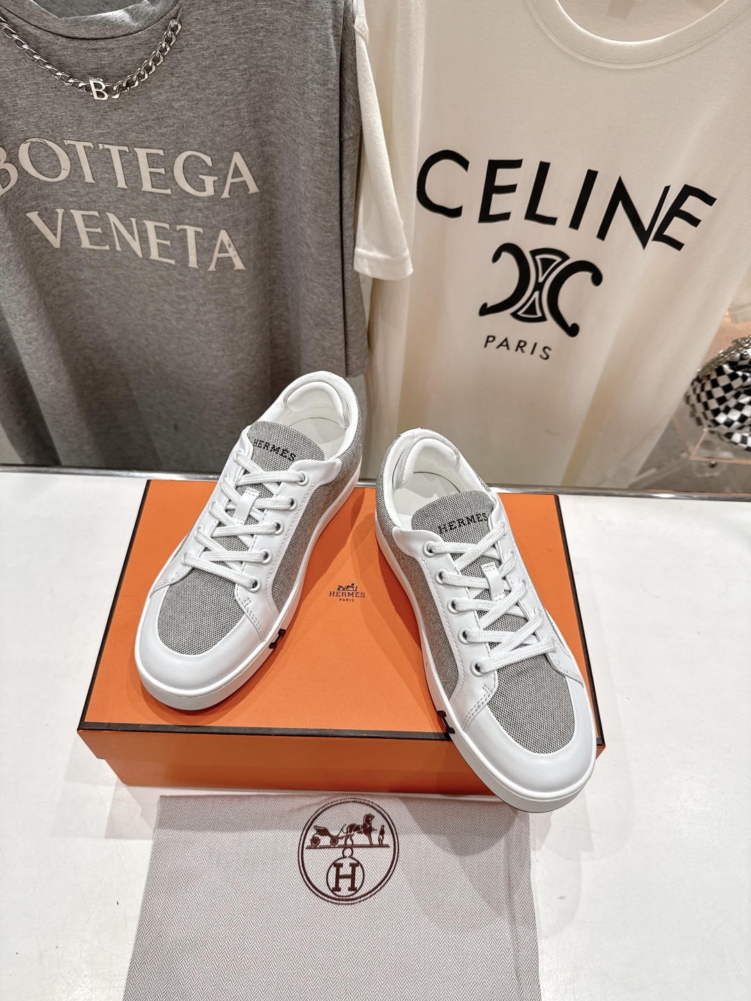 HERMES  00369