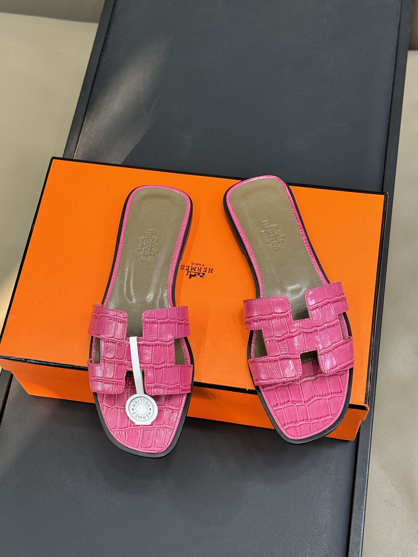 HERMES 00376