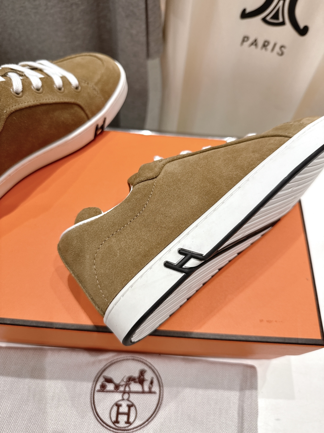 HERMES  00379