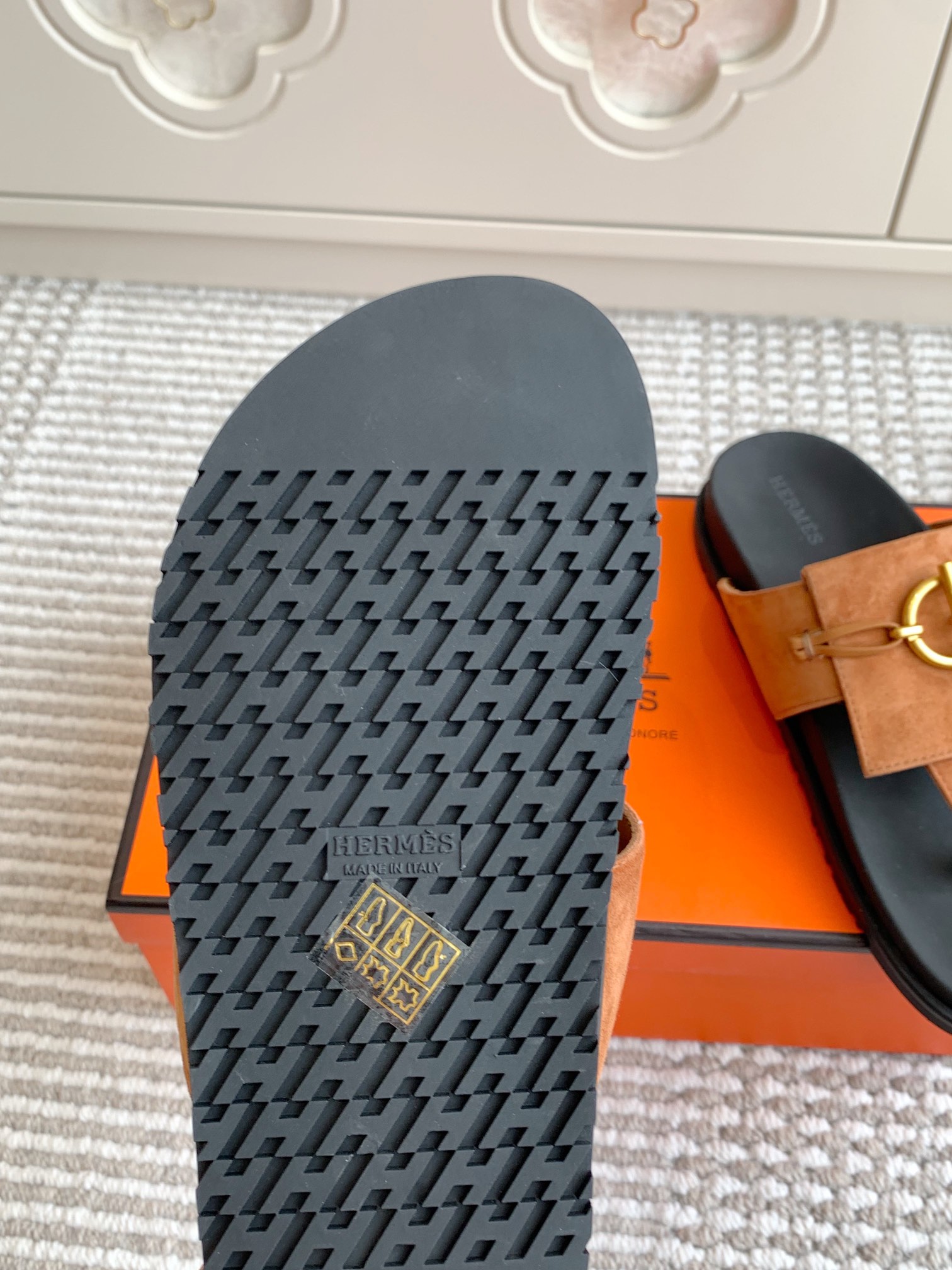 HERMES 00389