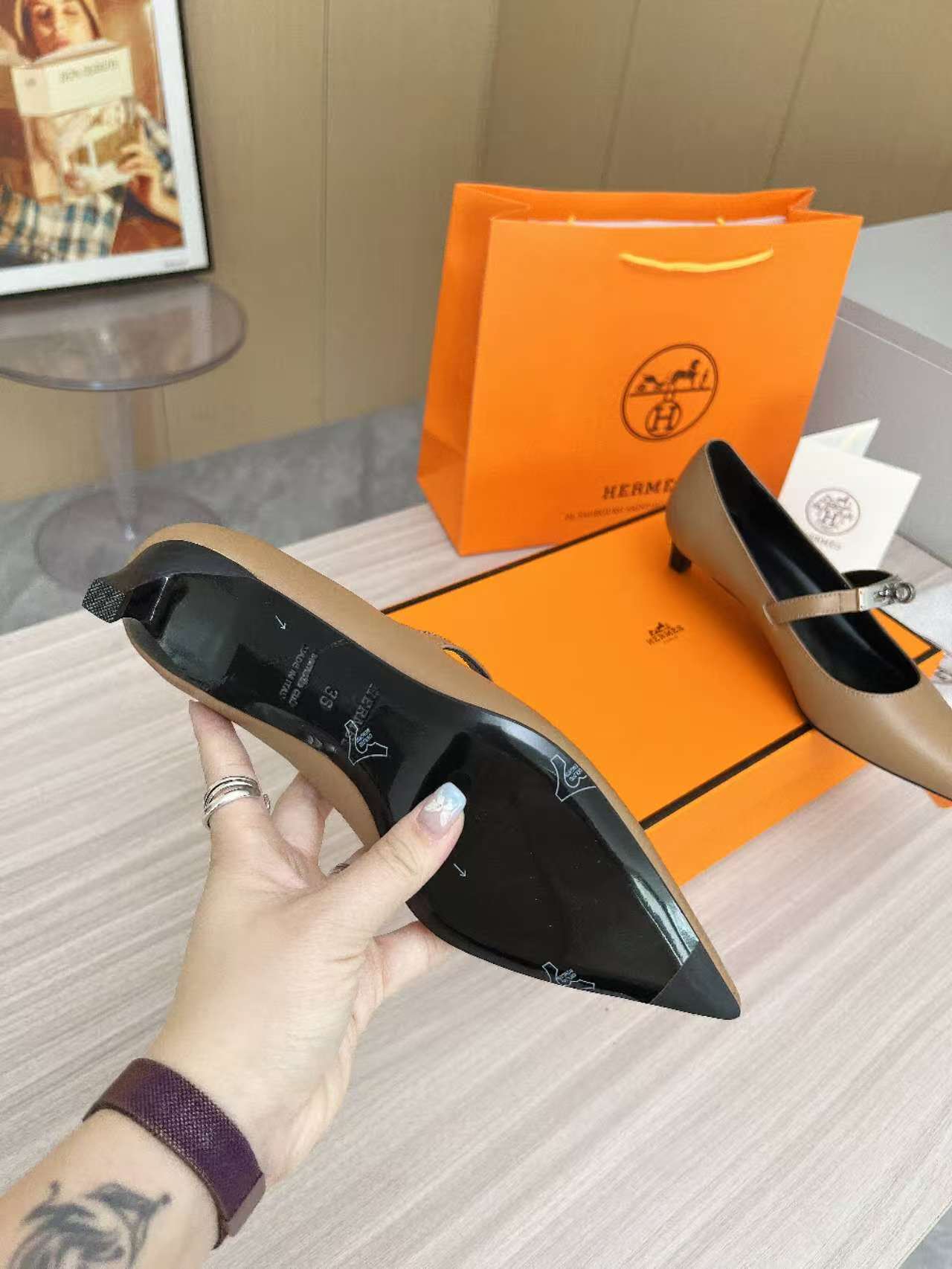 HERMES 00389