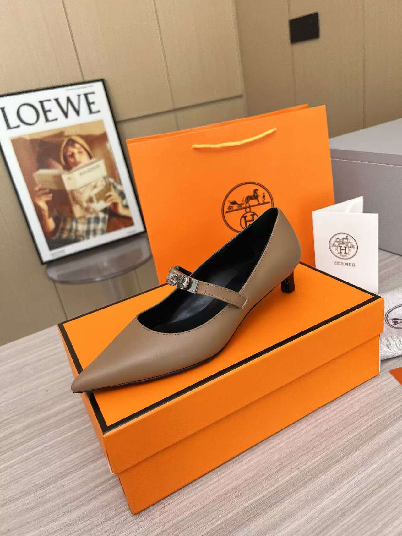 HERMES 00389