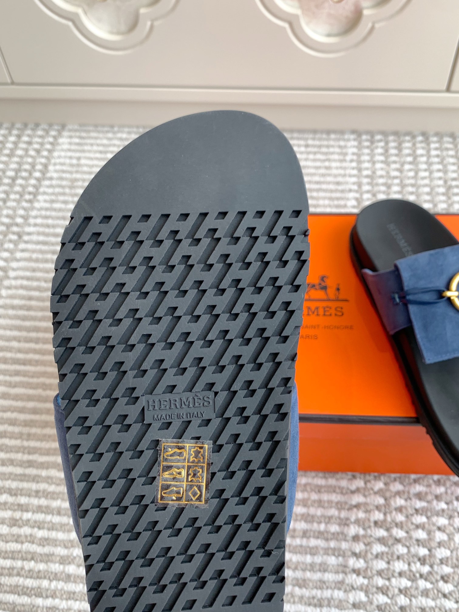 HERMES 00399