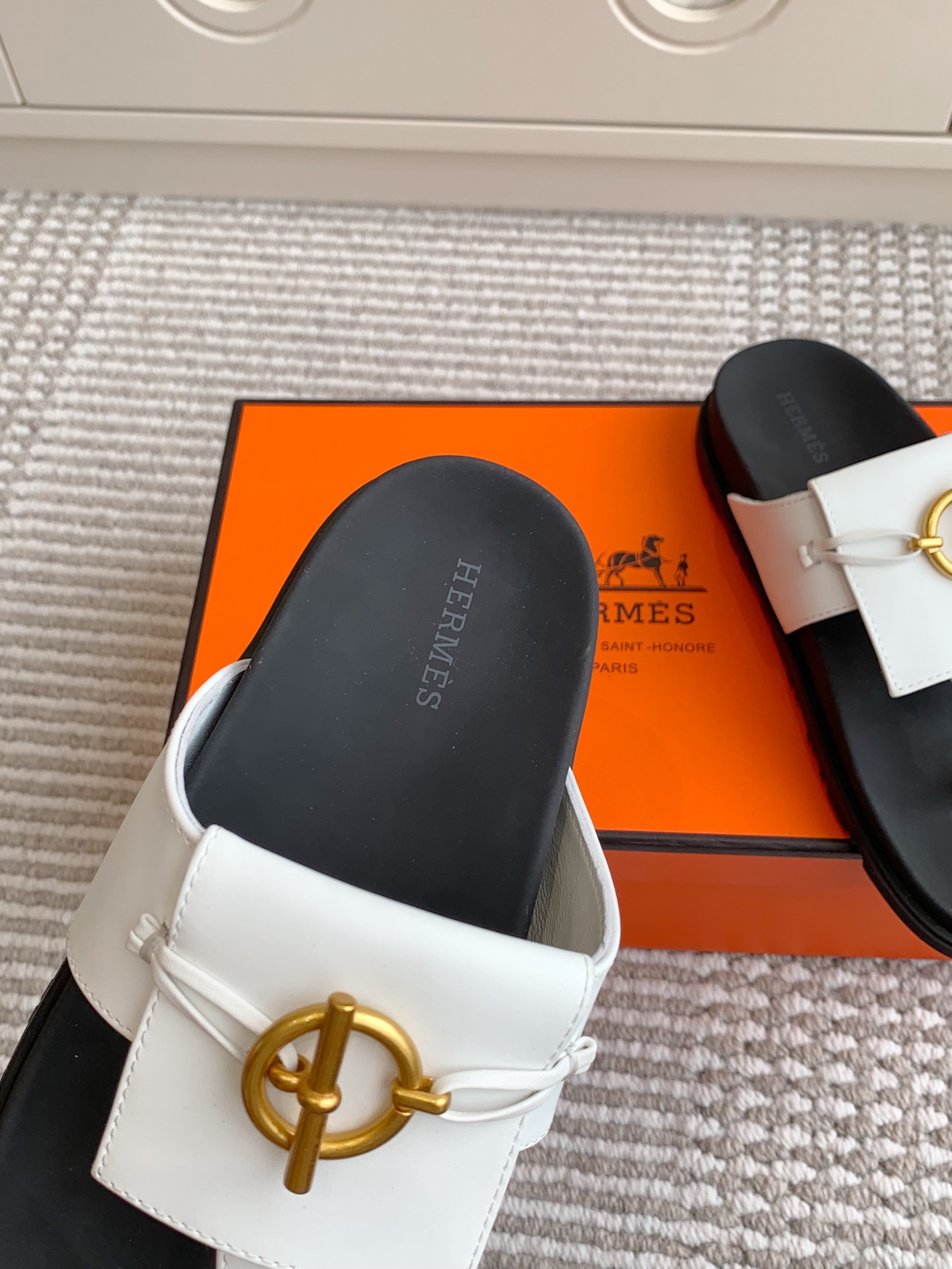 HERMES 00409