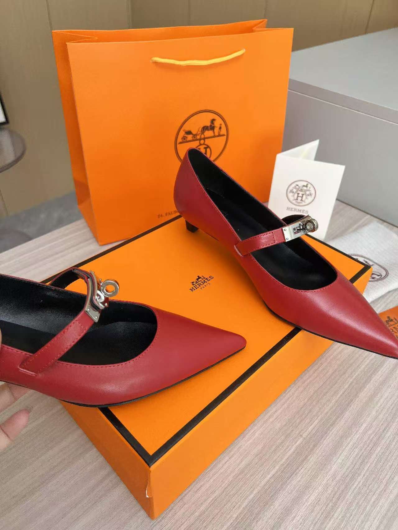 HERMES 00409