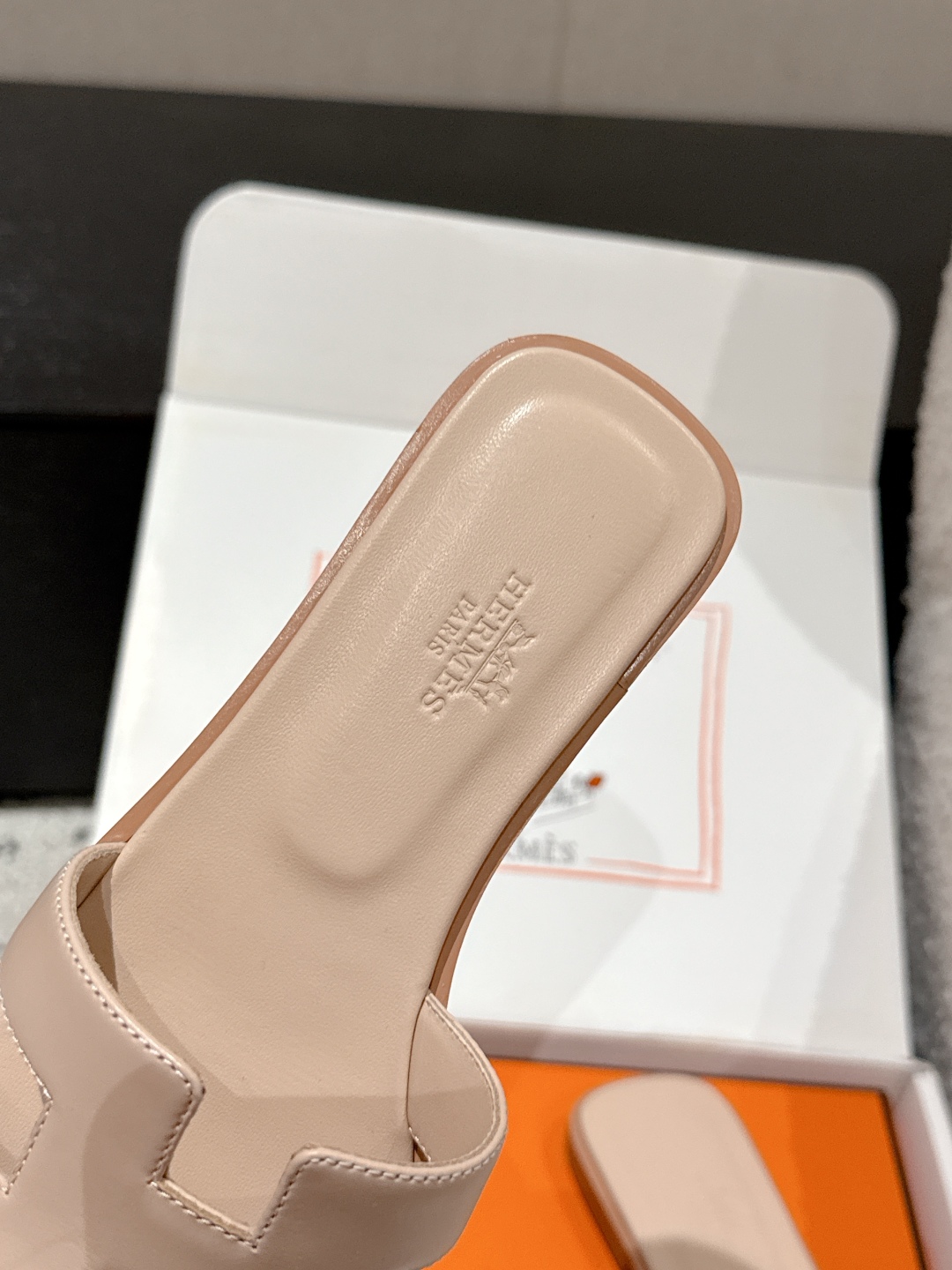 Hermès Oran Sandal – Nude Light Beige Calfskin,