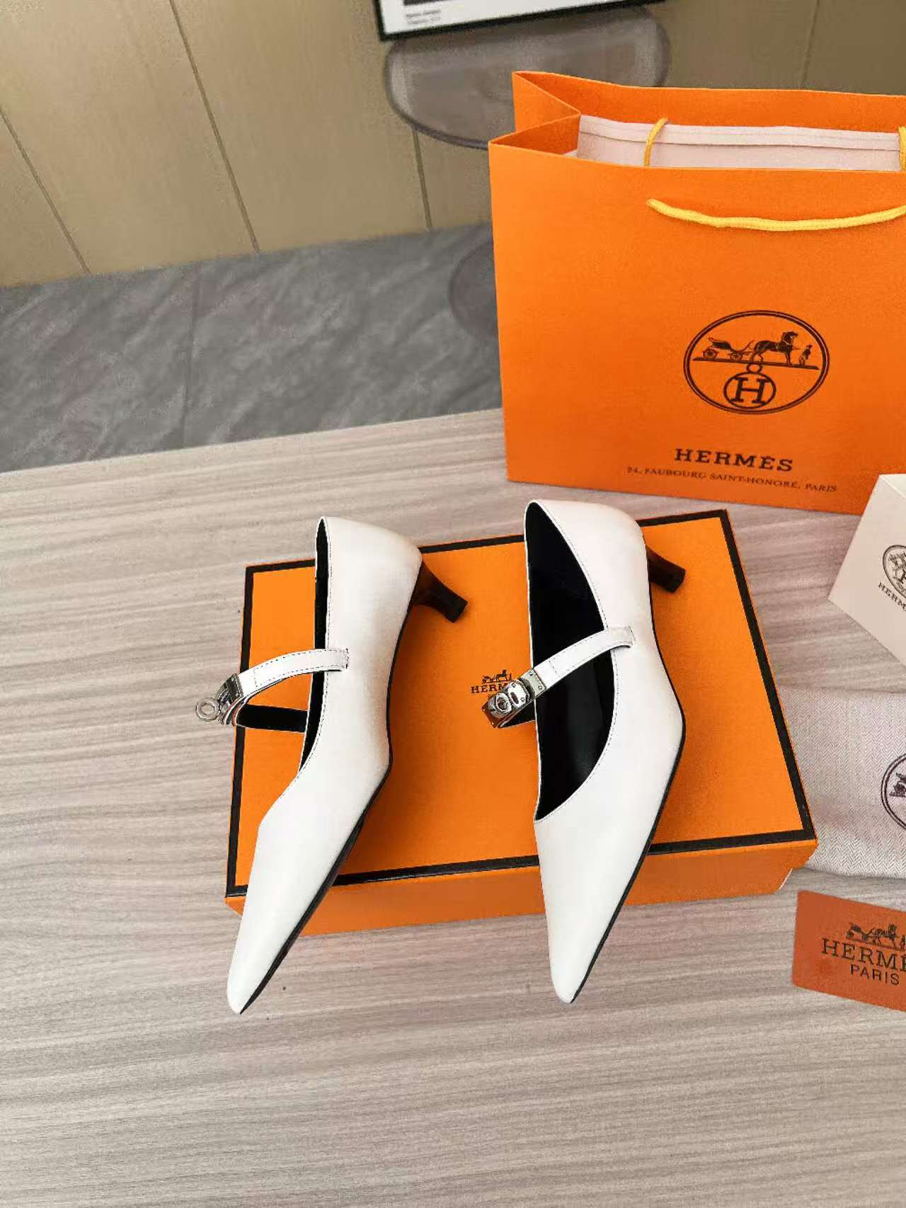 HERMES 00419