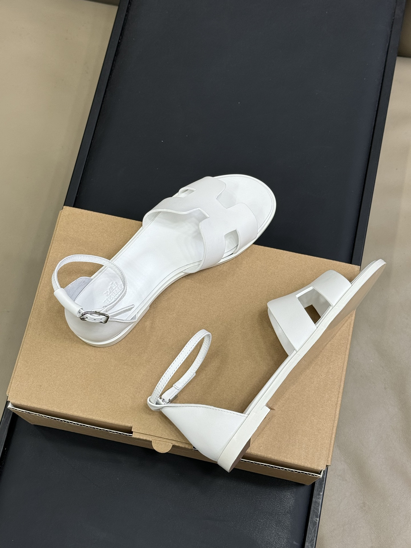 HERMES 00426
