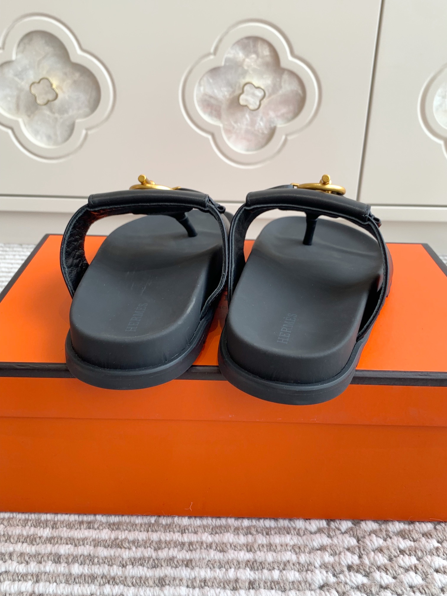 HERMES 00429