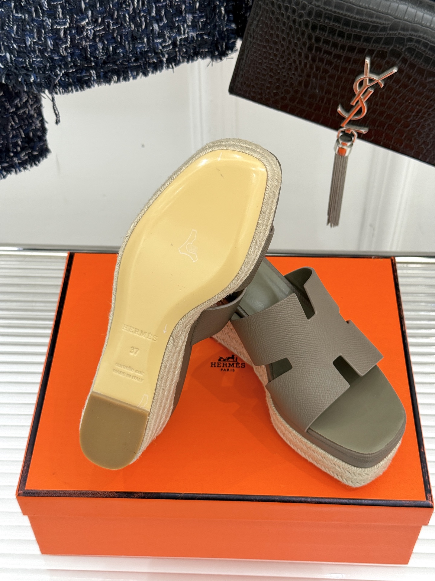 HERMES  00429