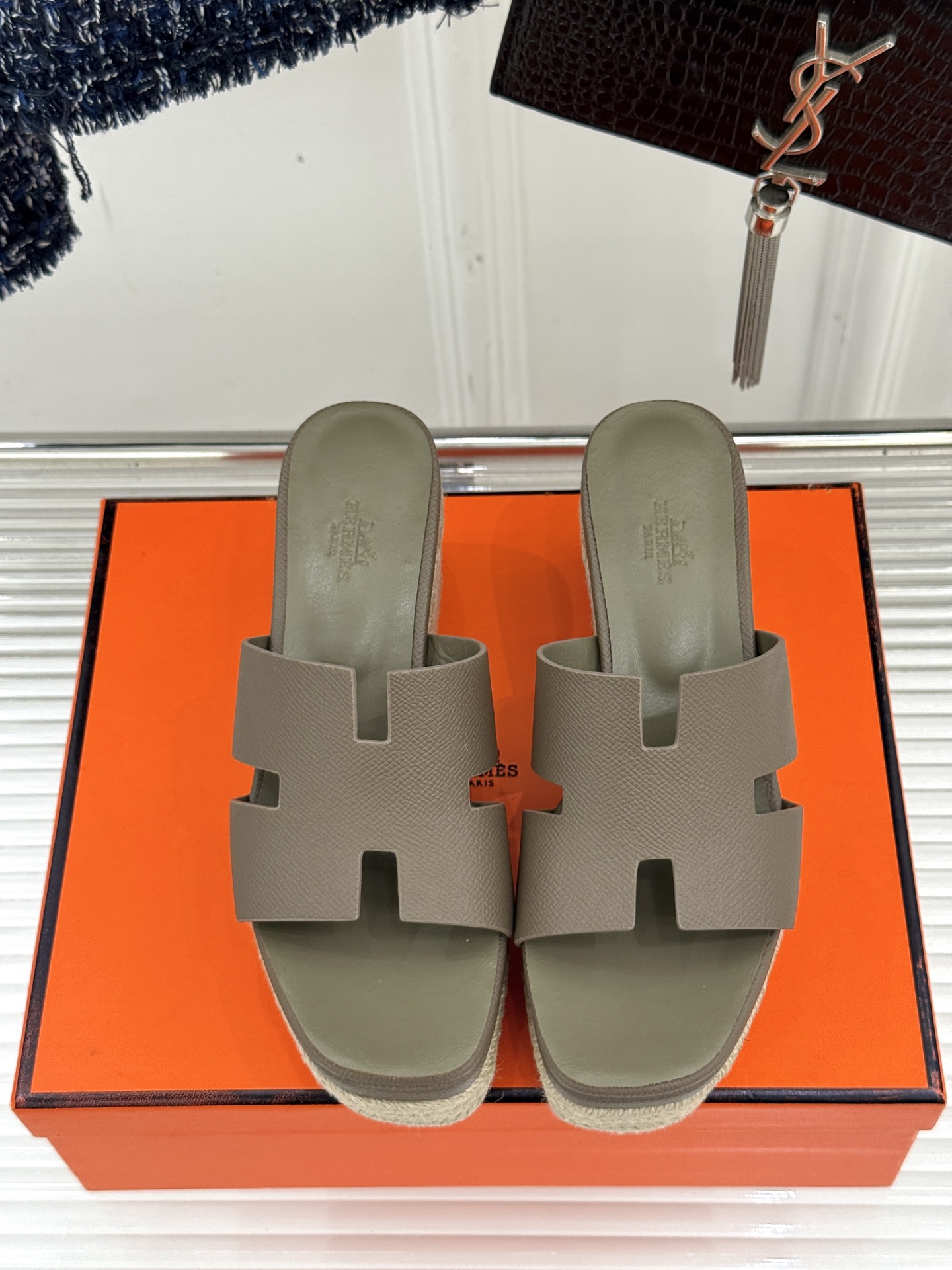 HERMES  00429