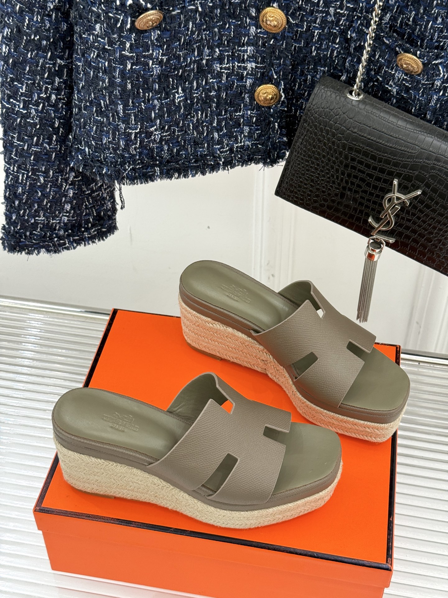 HERMES  00429