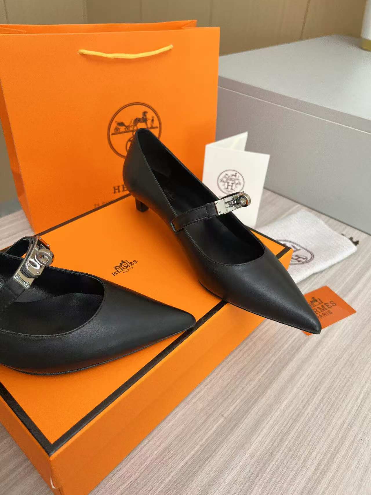 HERMES 00429