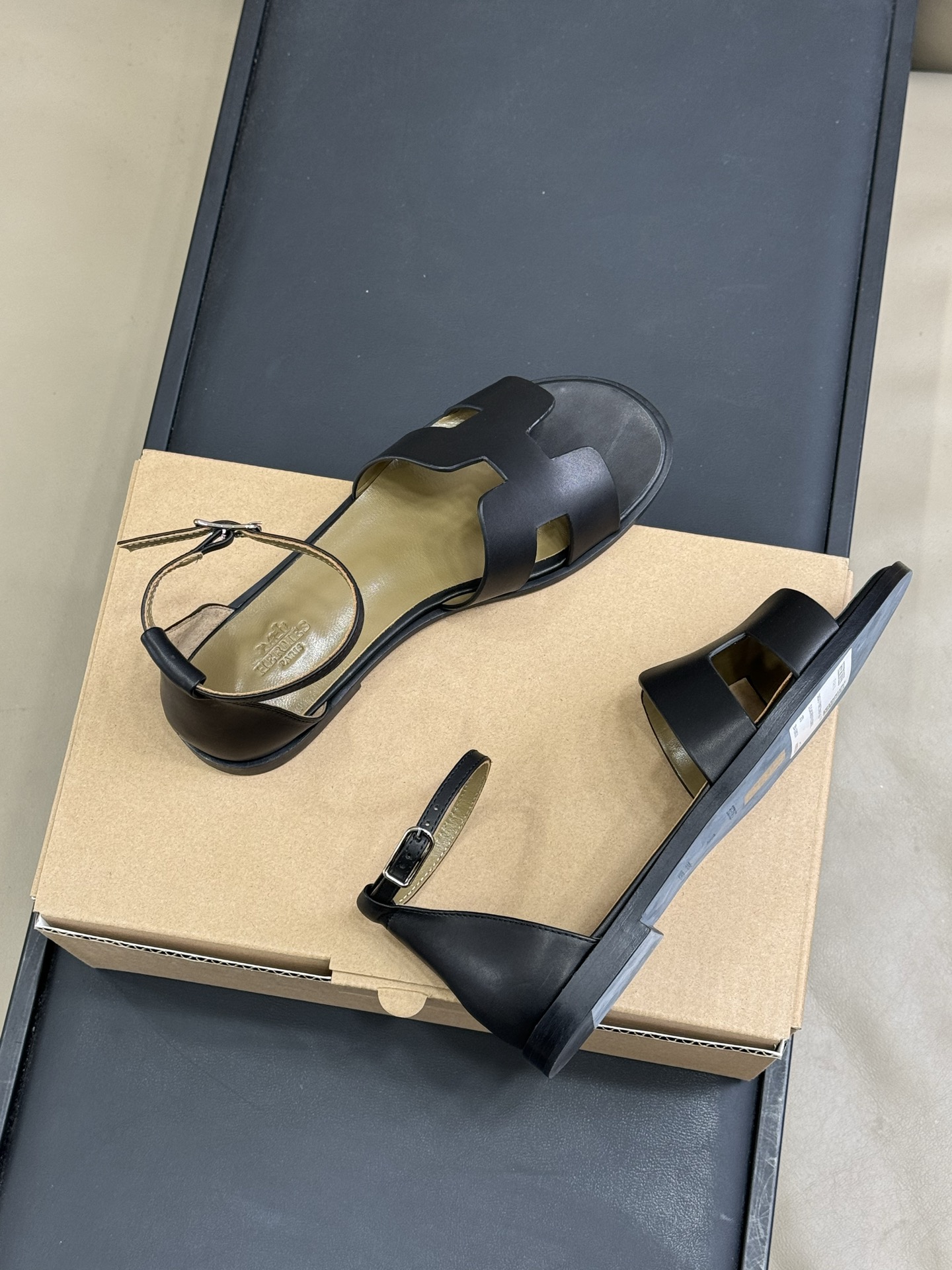 HERMES 00436