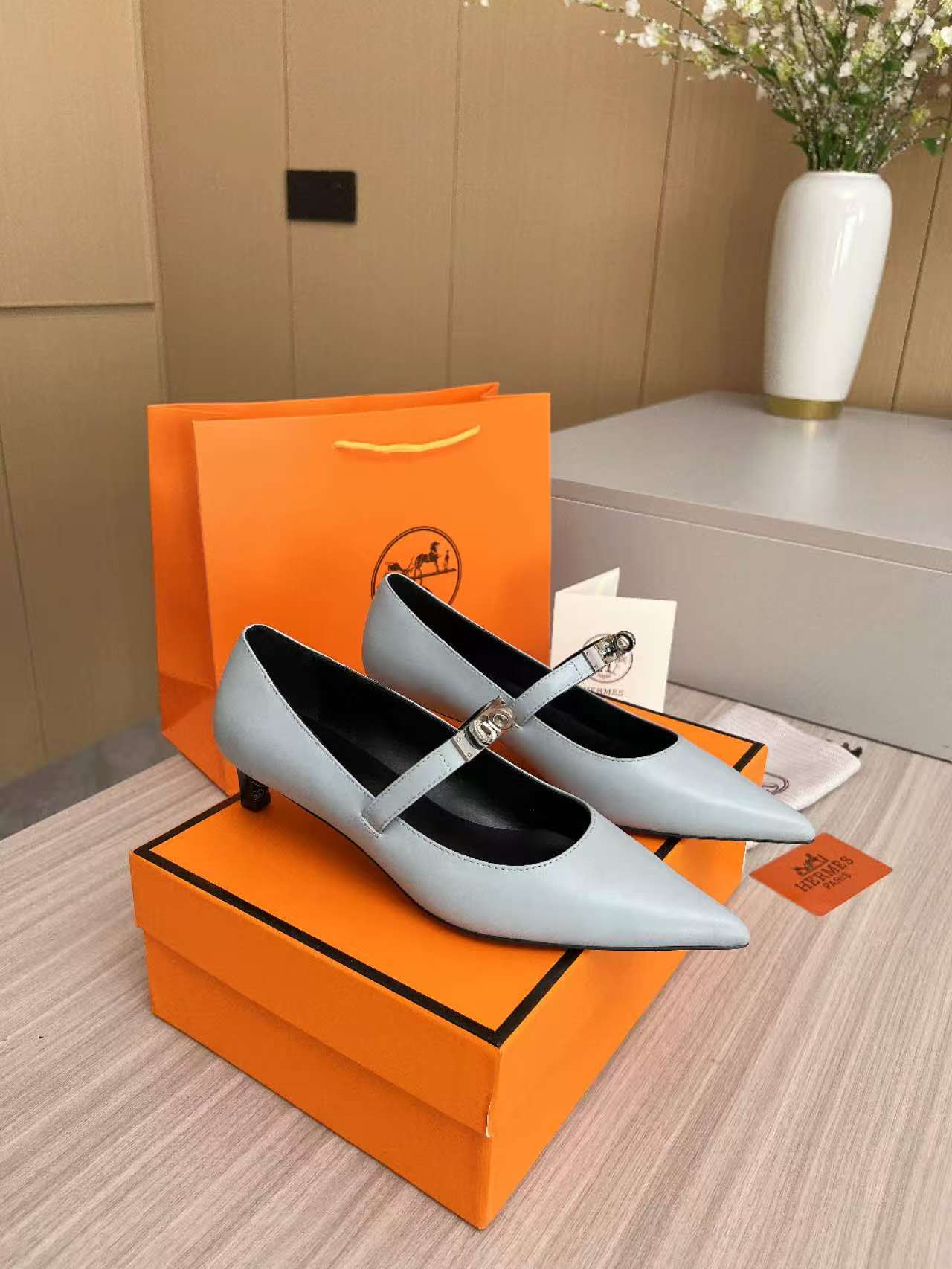 HERMES 00437