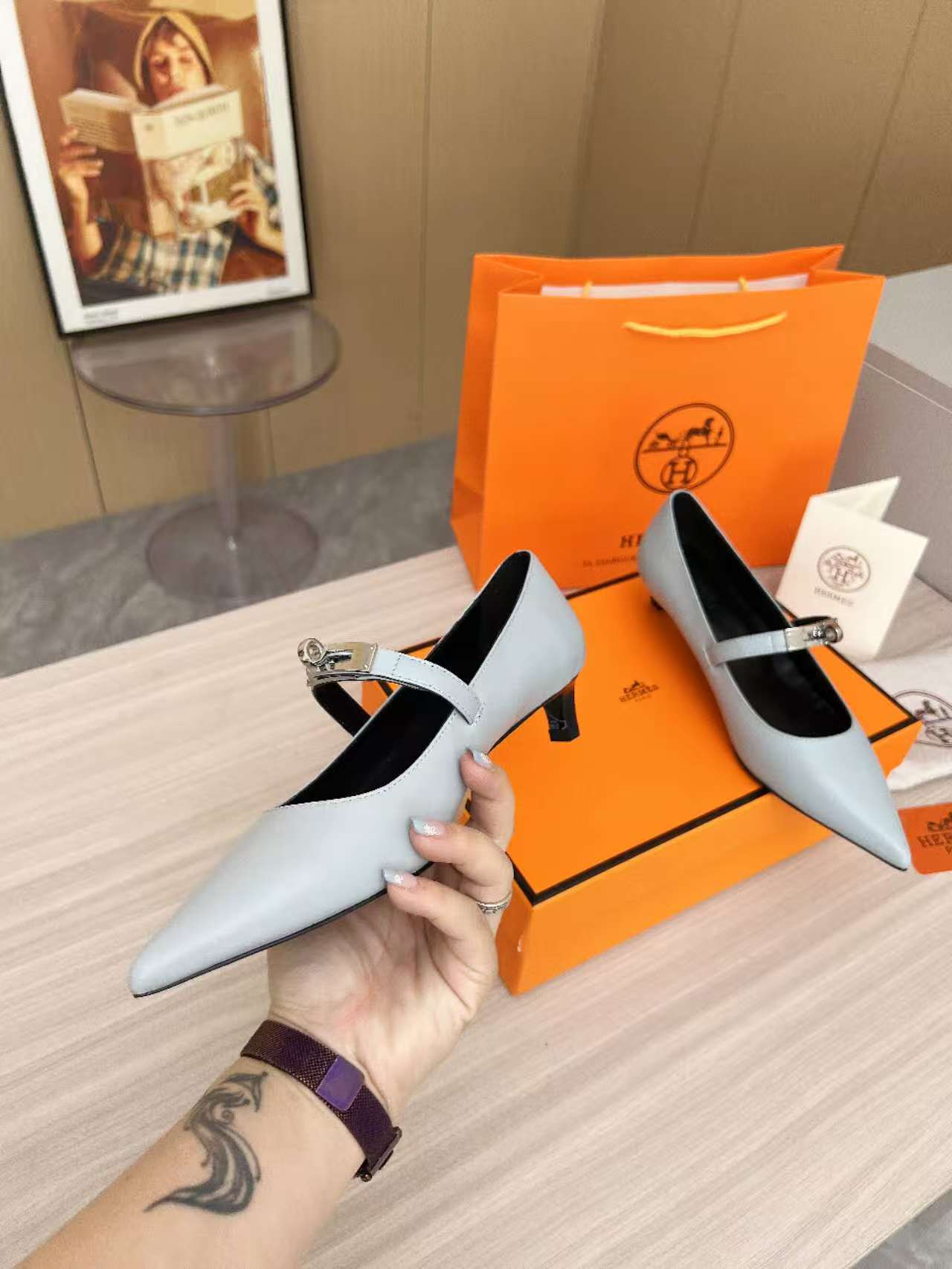 HERMES 00437