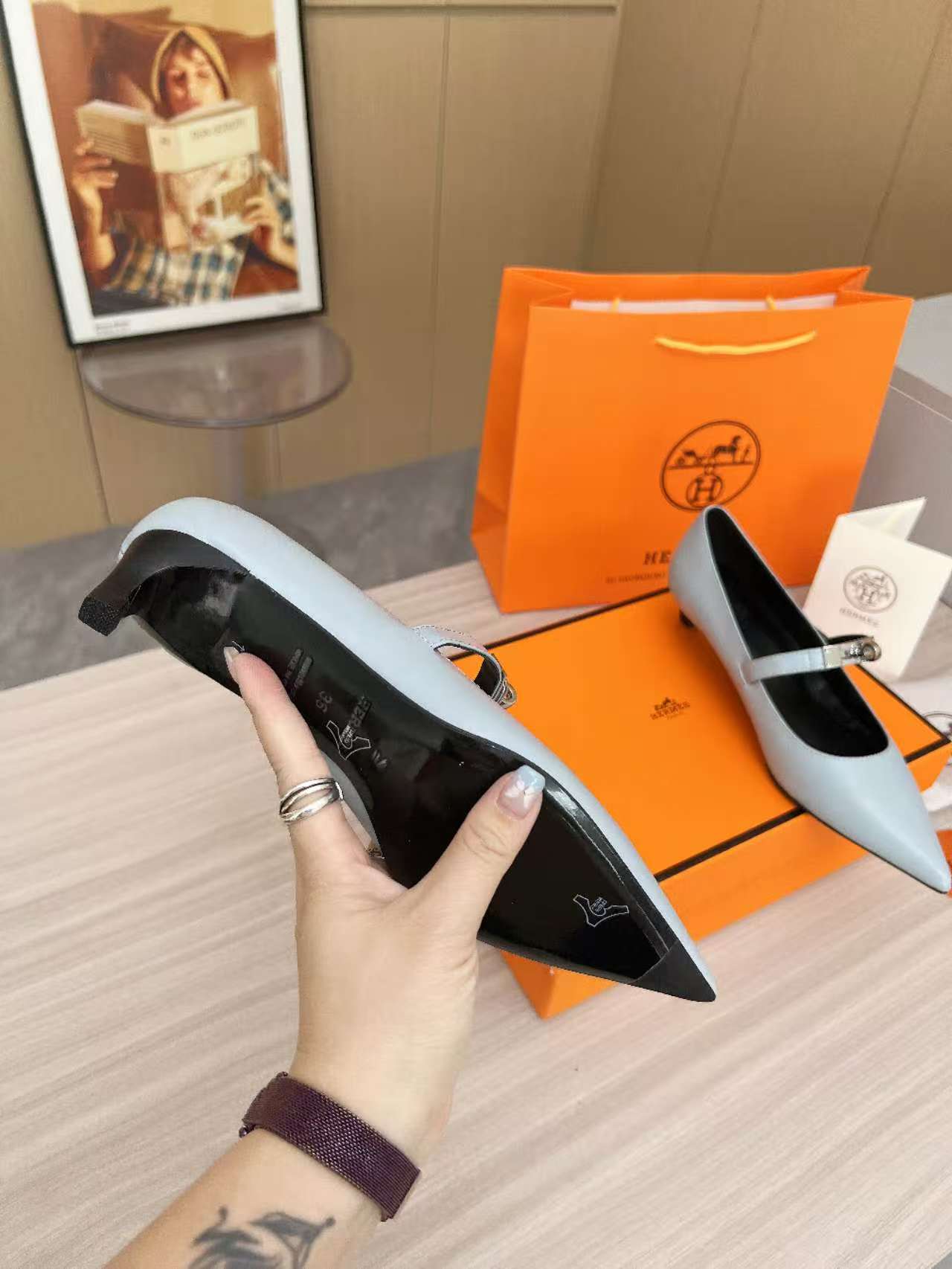 HERMES 00437