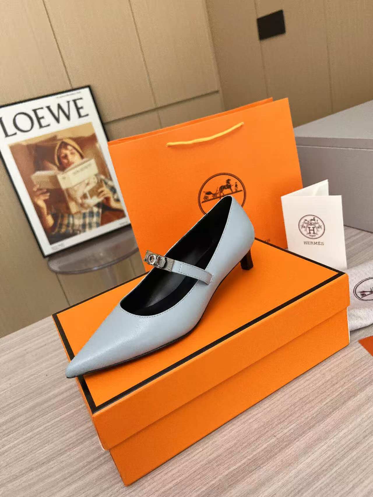 HERMES 00437