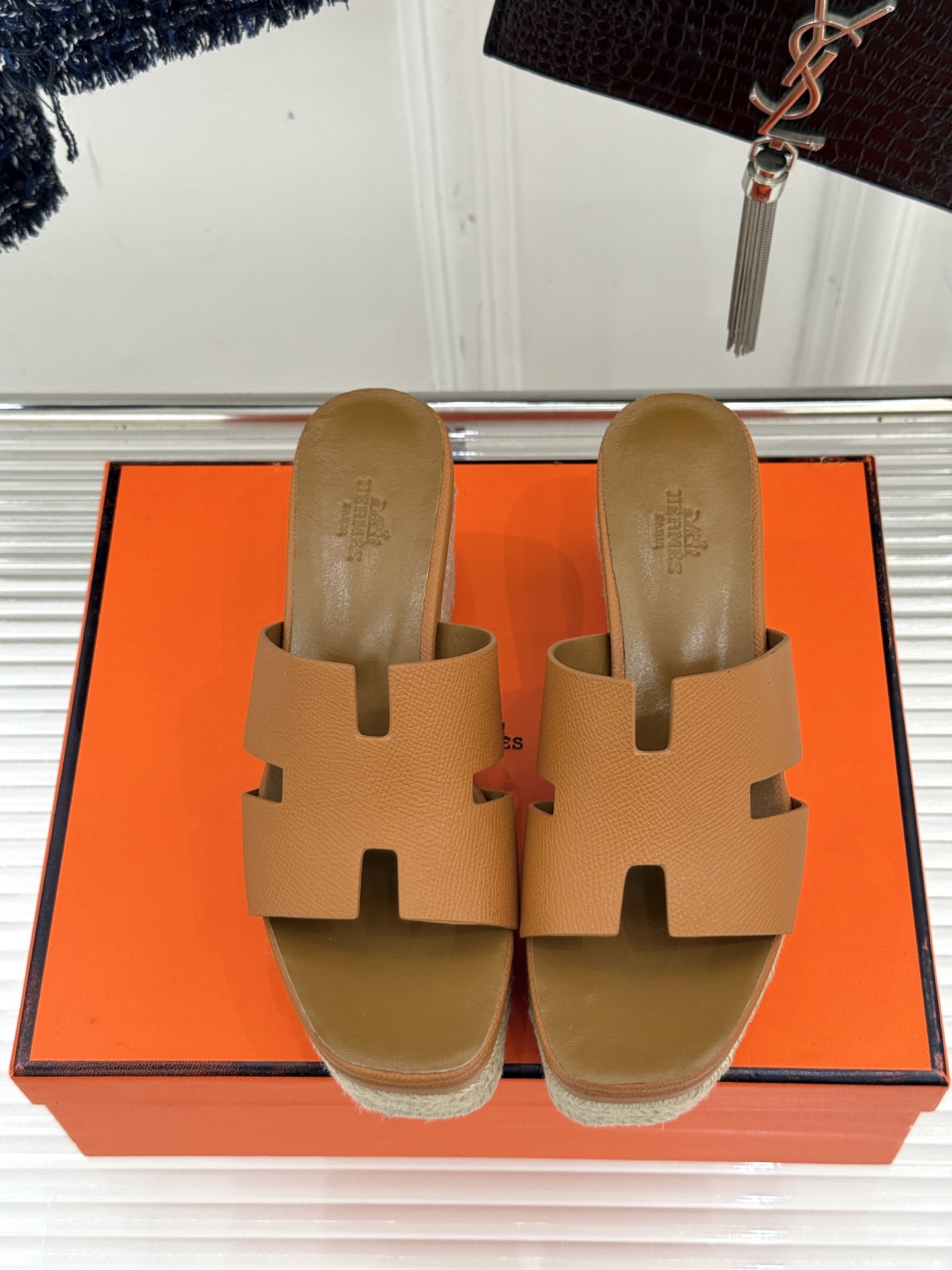 HERMES  00439