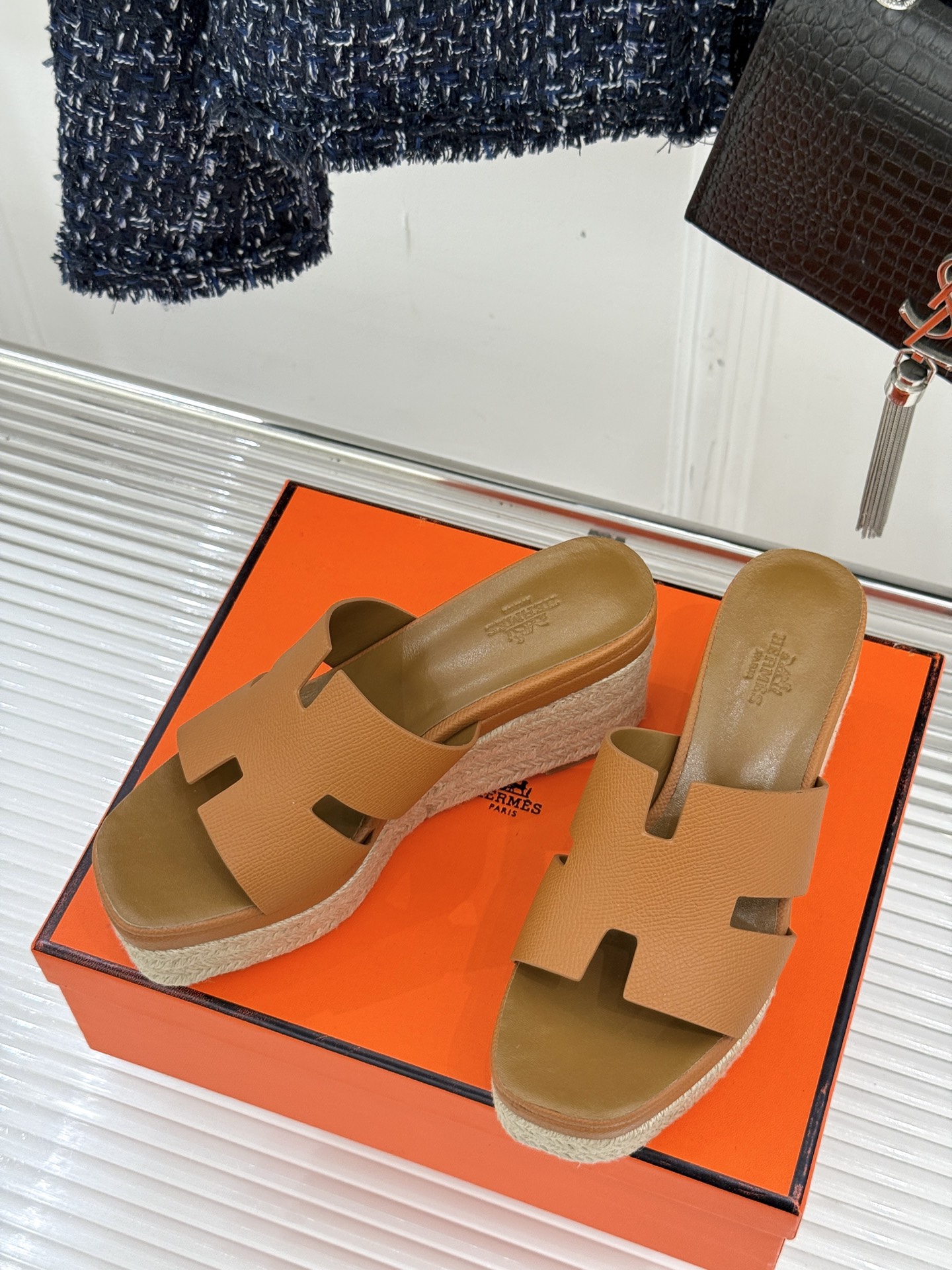 HERMES  00439